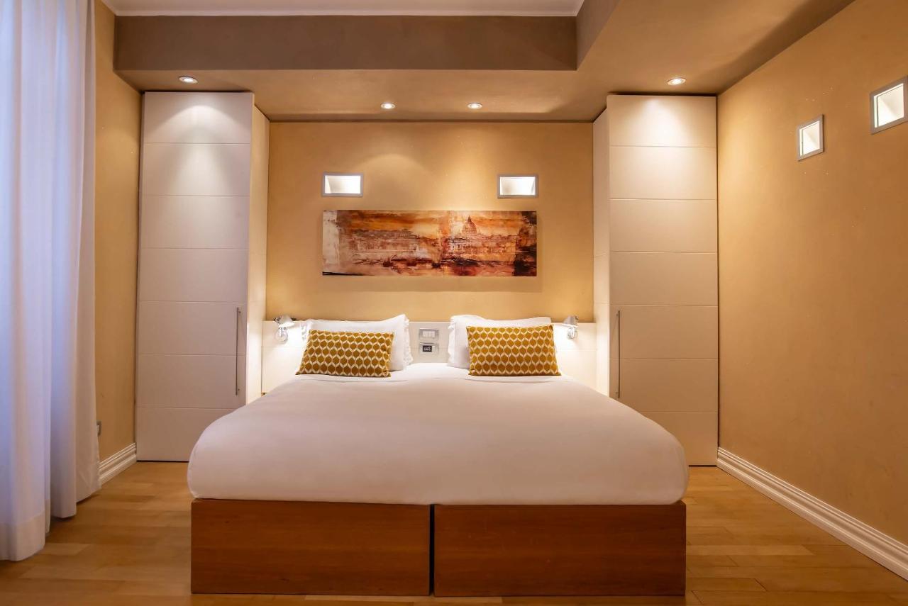 Hotel White