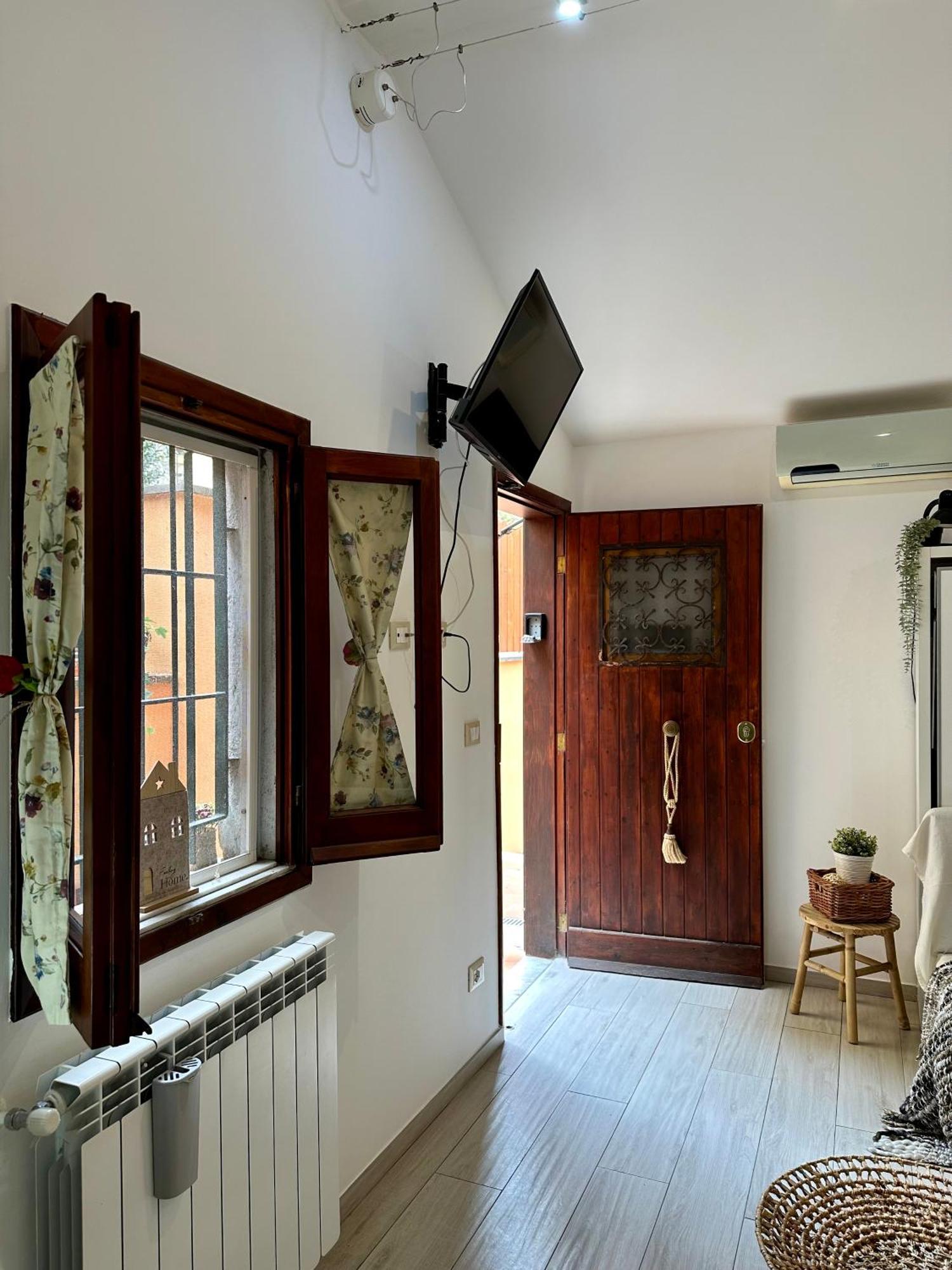Eleonora House
