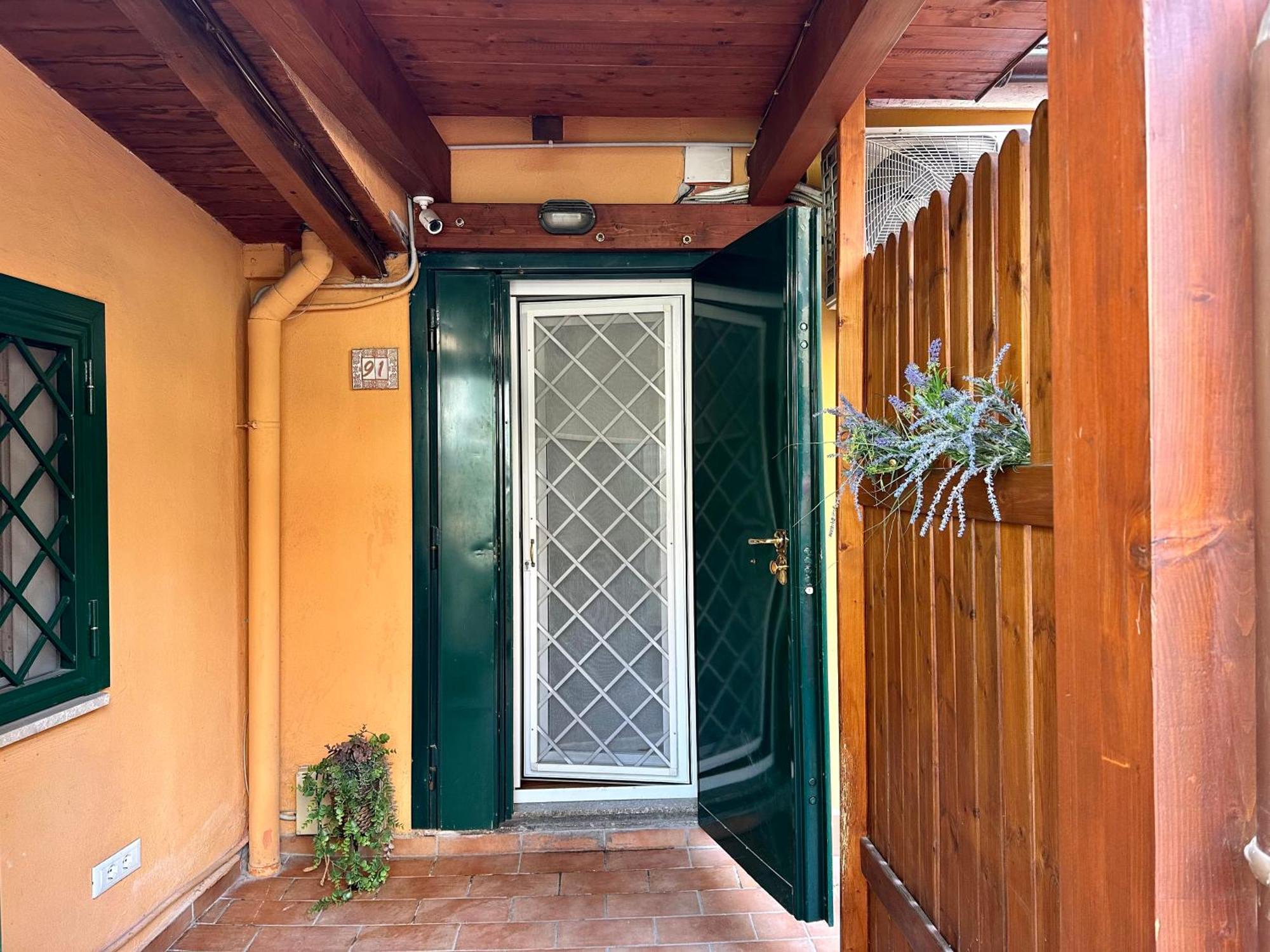 Eleonora House *