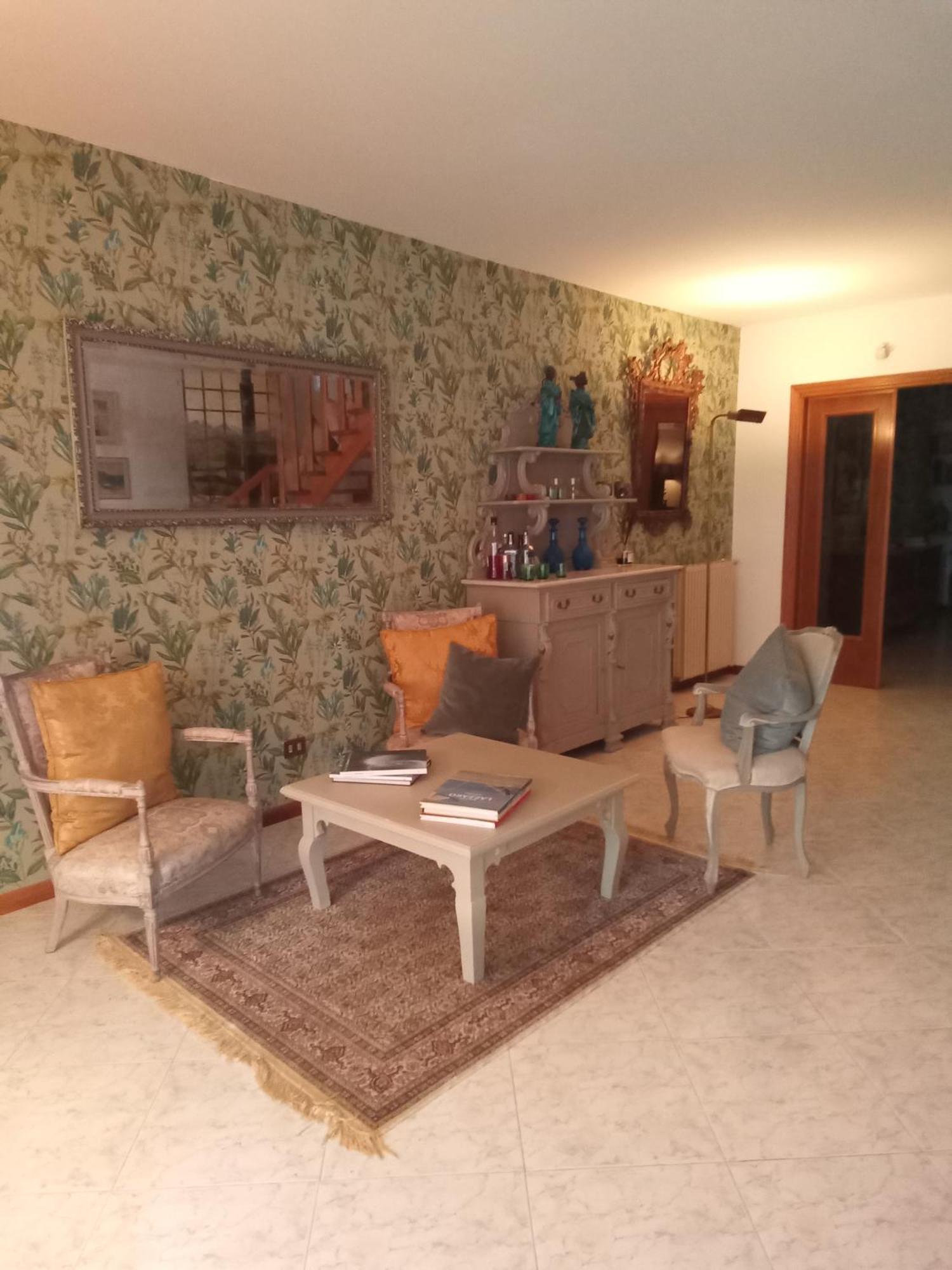 Residenza Nella Campagna Di Capitale. *
