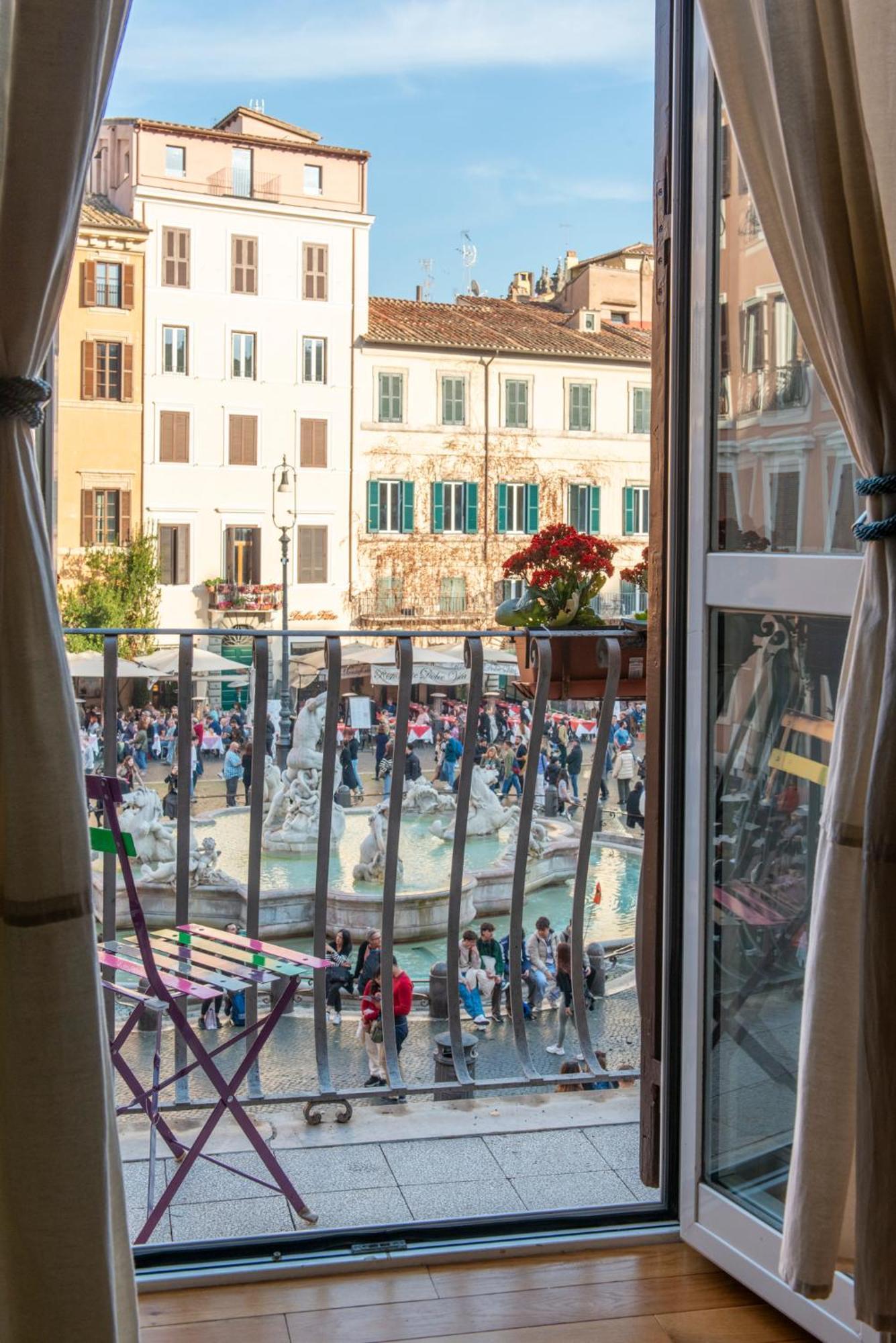 Apartment Navona Charming Balcony Rome