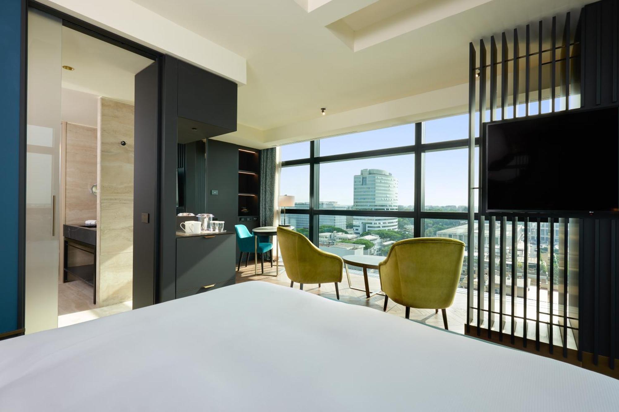 Hilton Eur La Hotel 4*