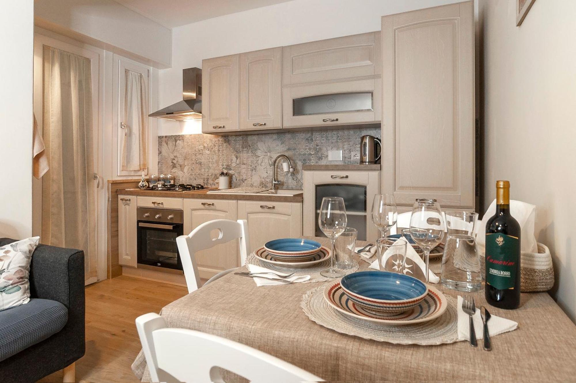 Elegant Comfy Three-rooms In Eur With Parking Roma