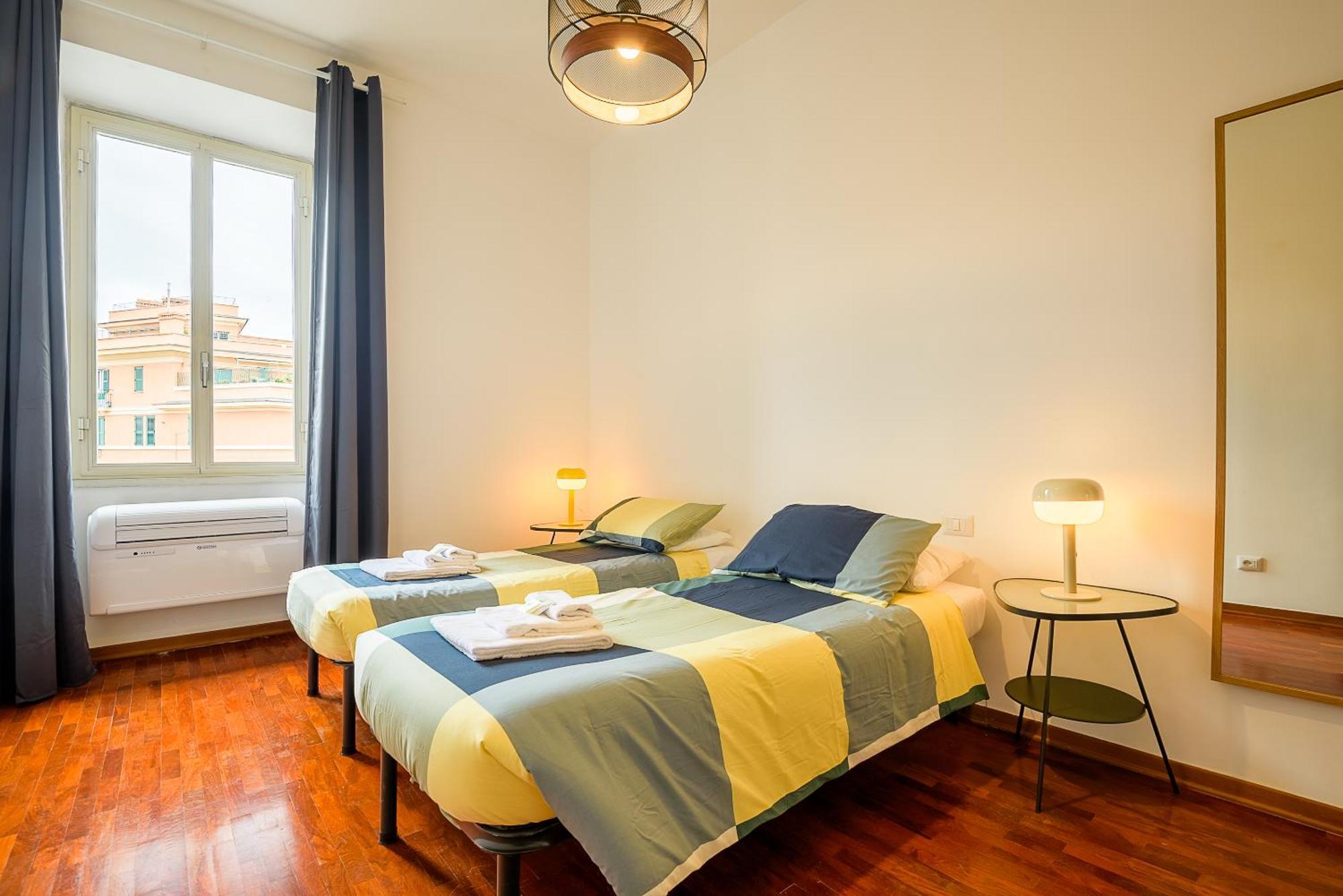 Candia Cento Vatican Museums Apartment Rome