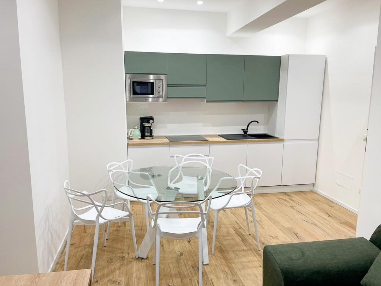 Apartment Pm 34 Viale Imperatore Guest House - 50 Mt From Metro San Paolo Rom