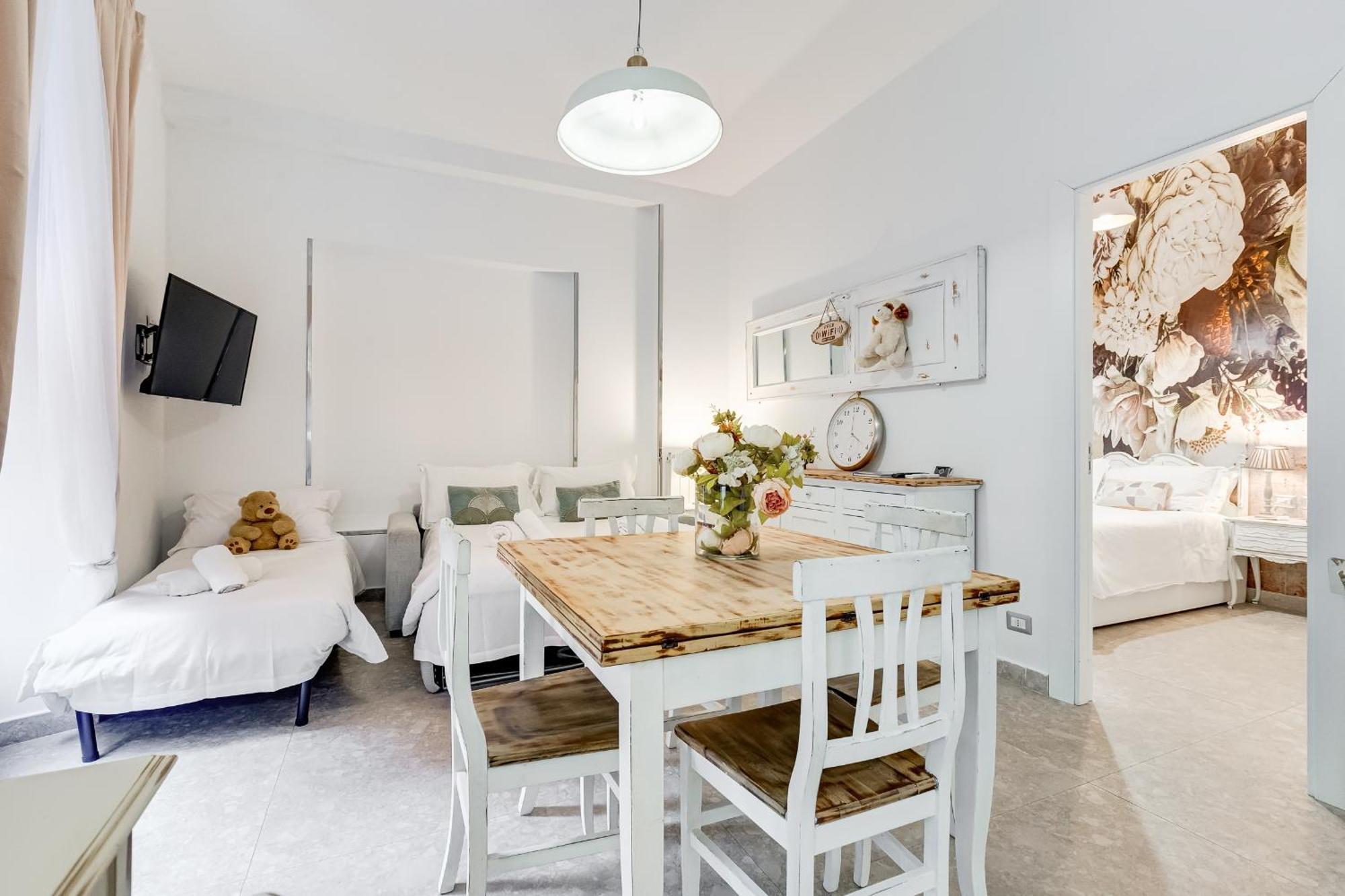 Trevi Fountain - Shabby - Romedreamhome *