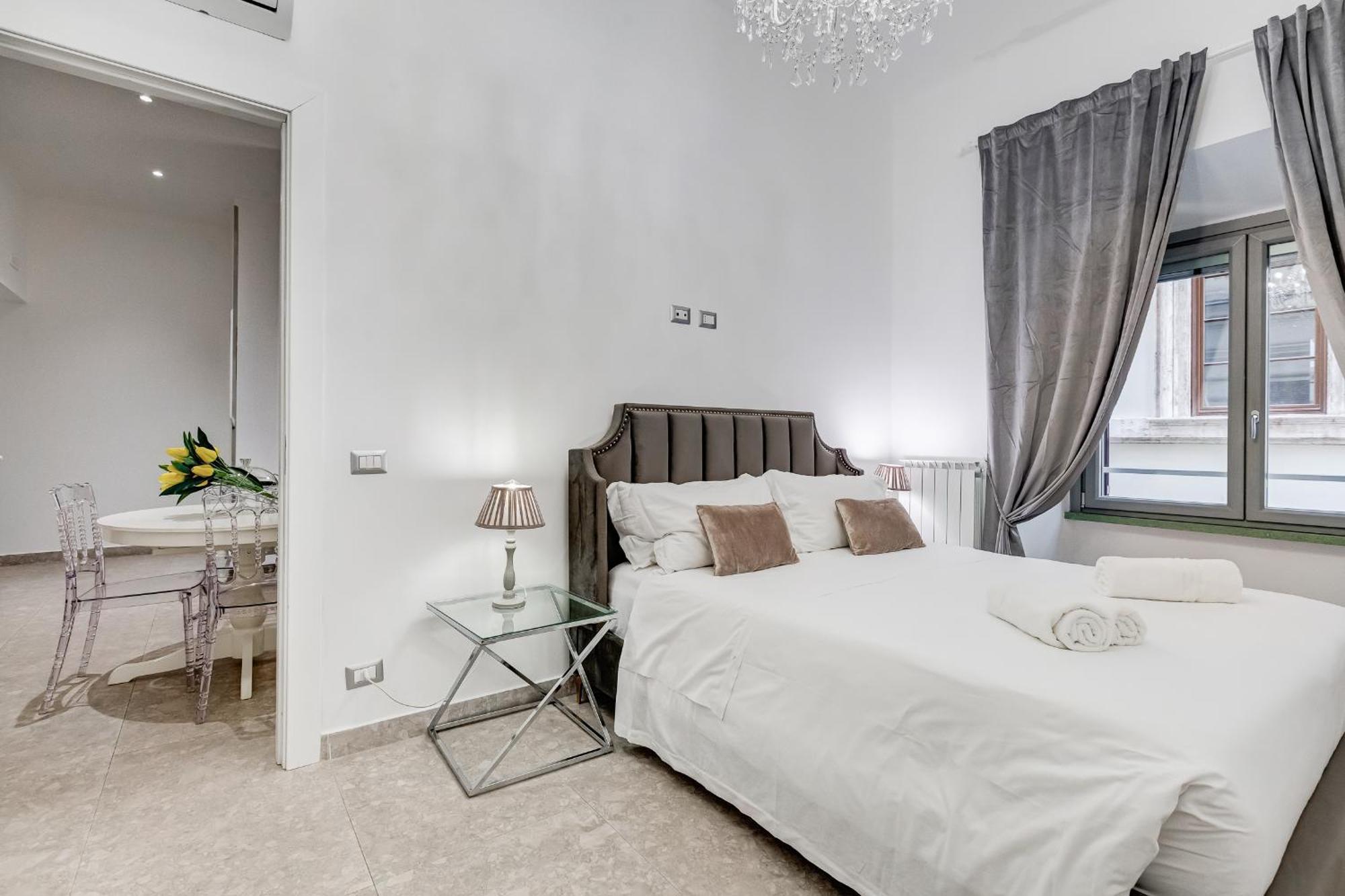 Crystal Trevi Fountain - Romedreamhome Rom