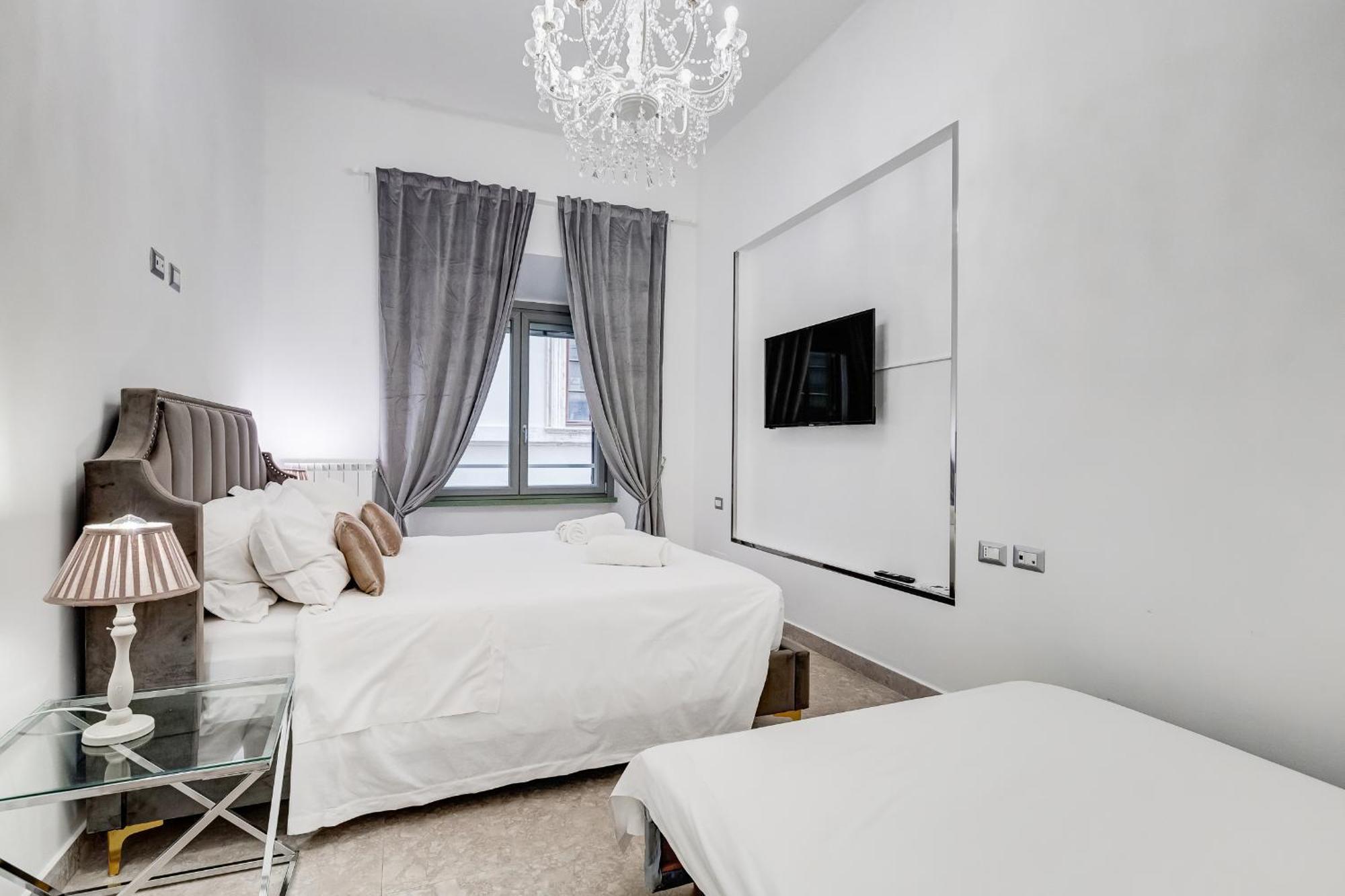 Crystal Trevi Fountain - Romedreamhome * Rom