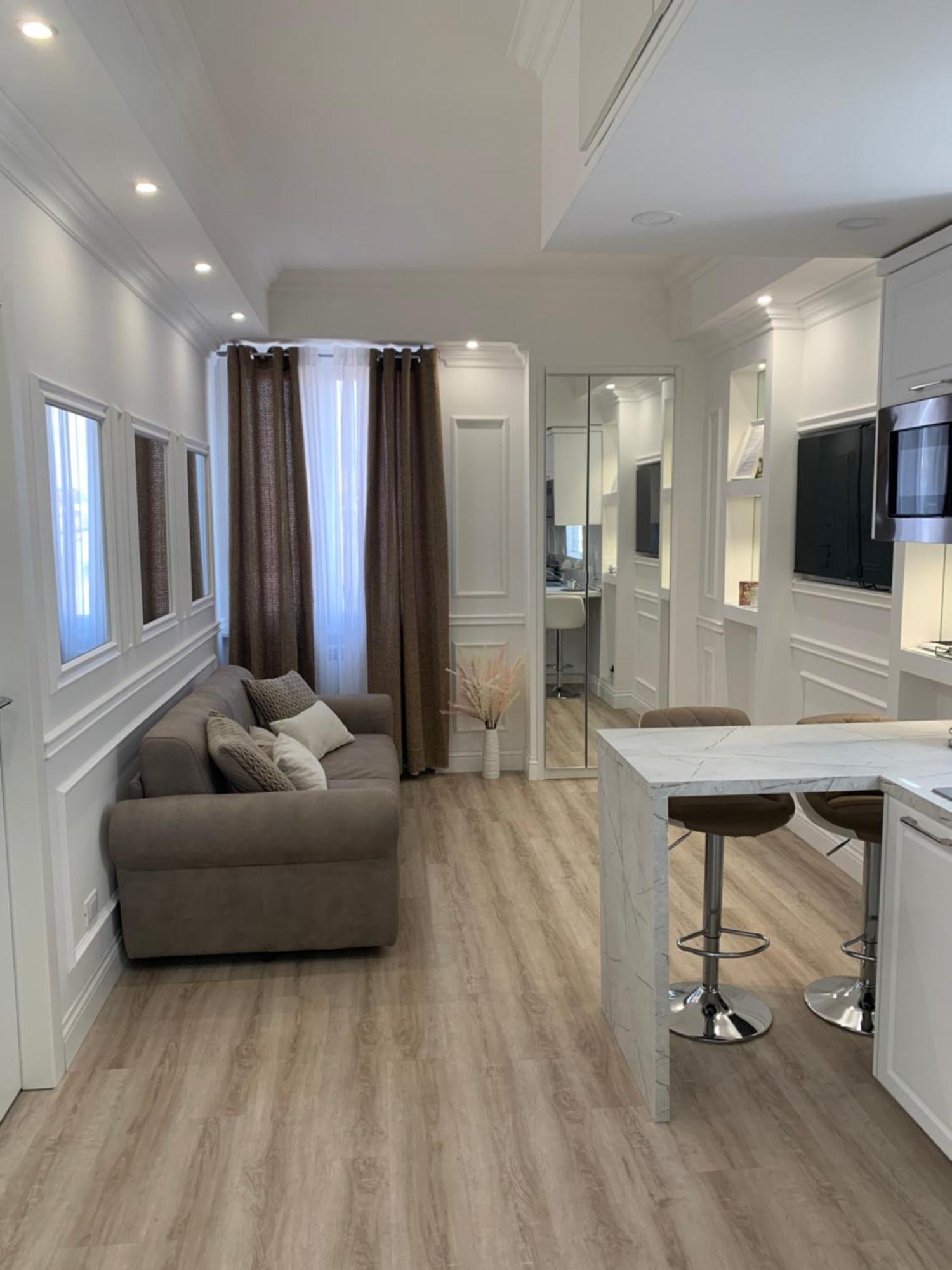6 Al Apartment *