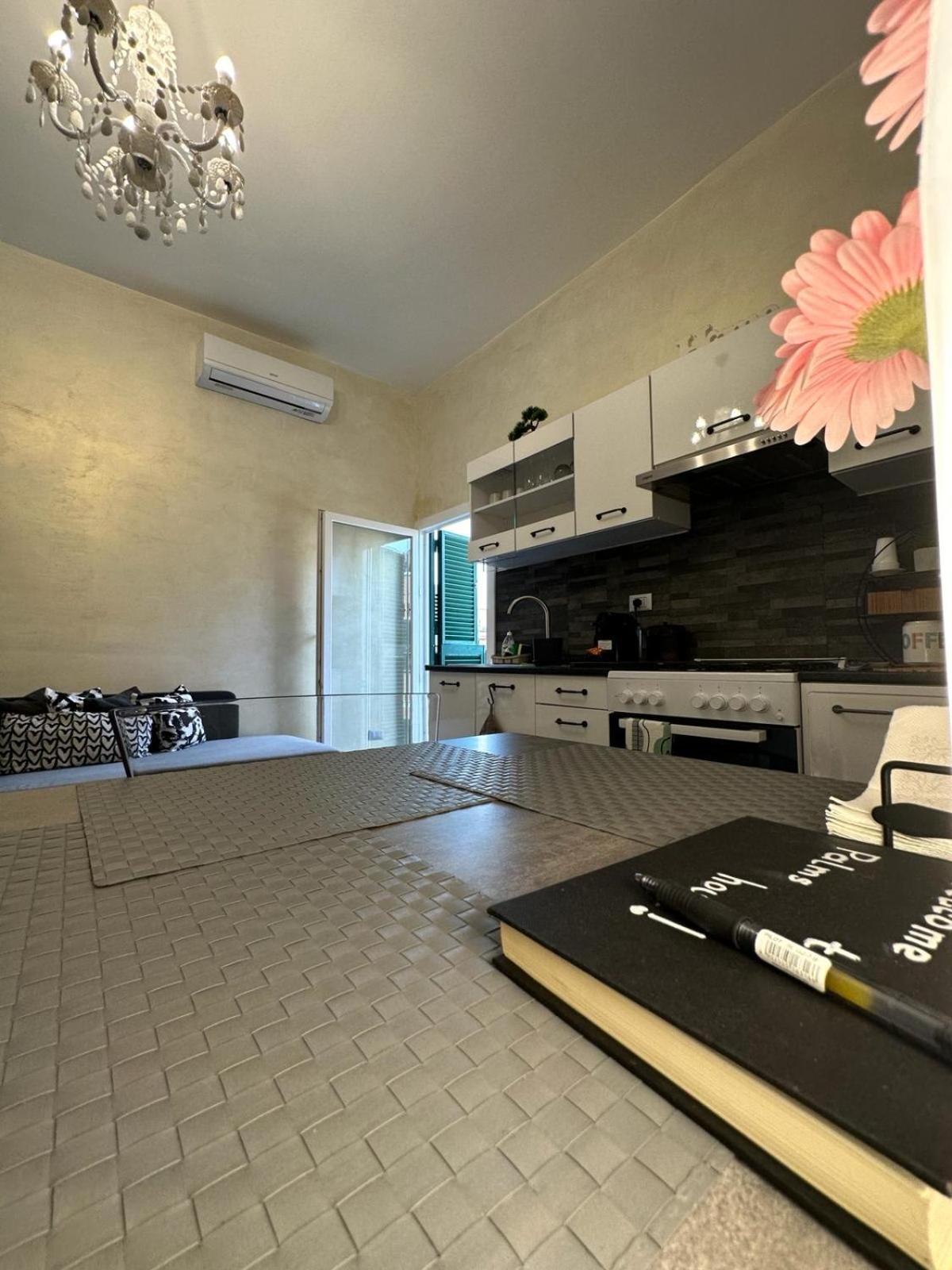 Palms House *