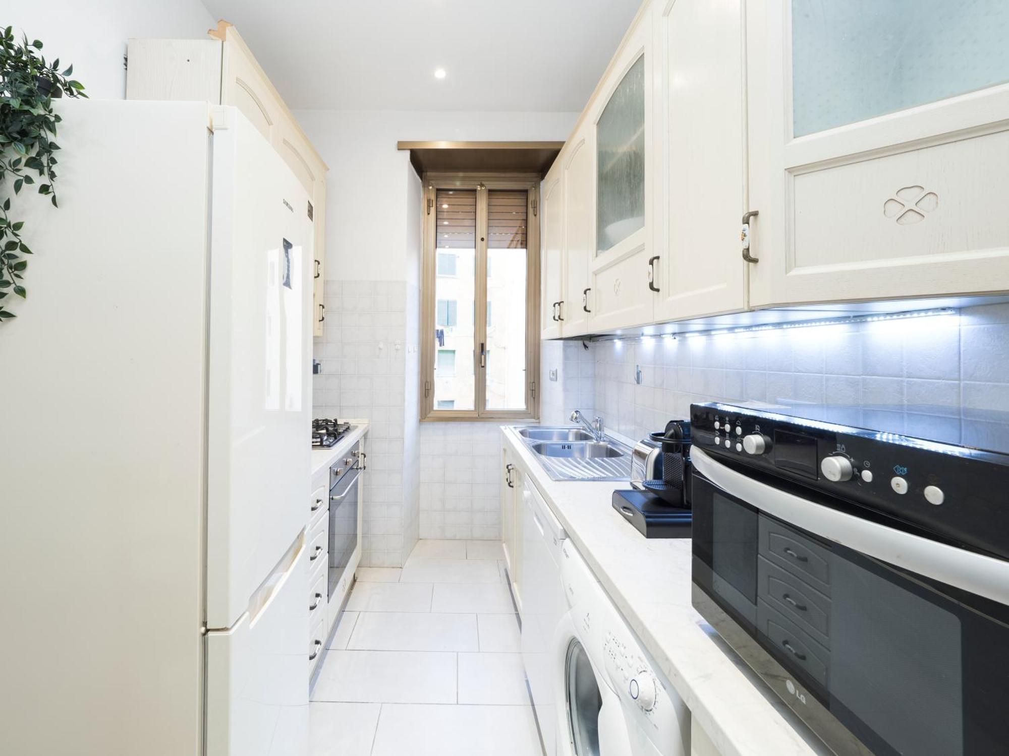 Apartment {colosseum 10 Minutes} Netflix & Free Wi-fi Rome