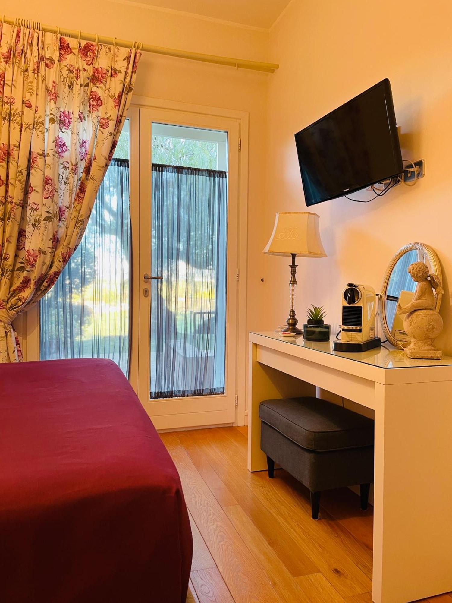 Apartment Casa Fiorita Appia Antica Rom