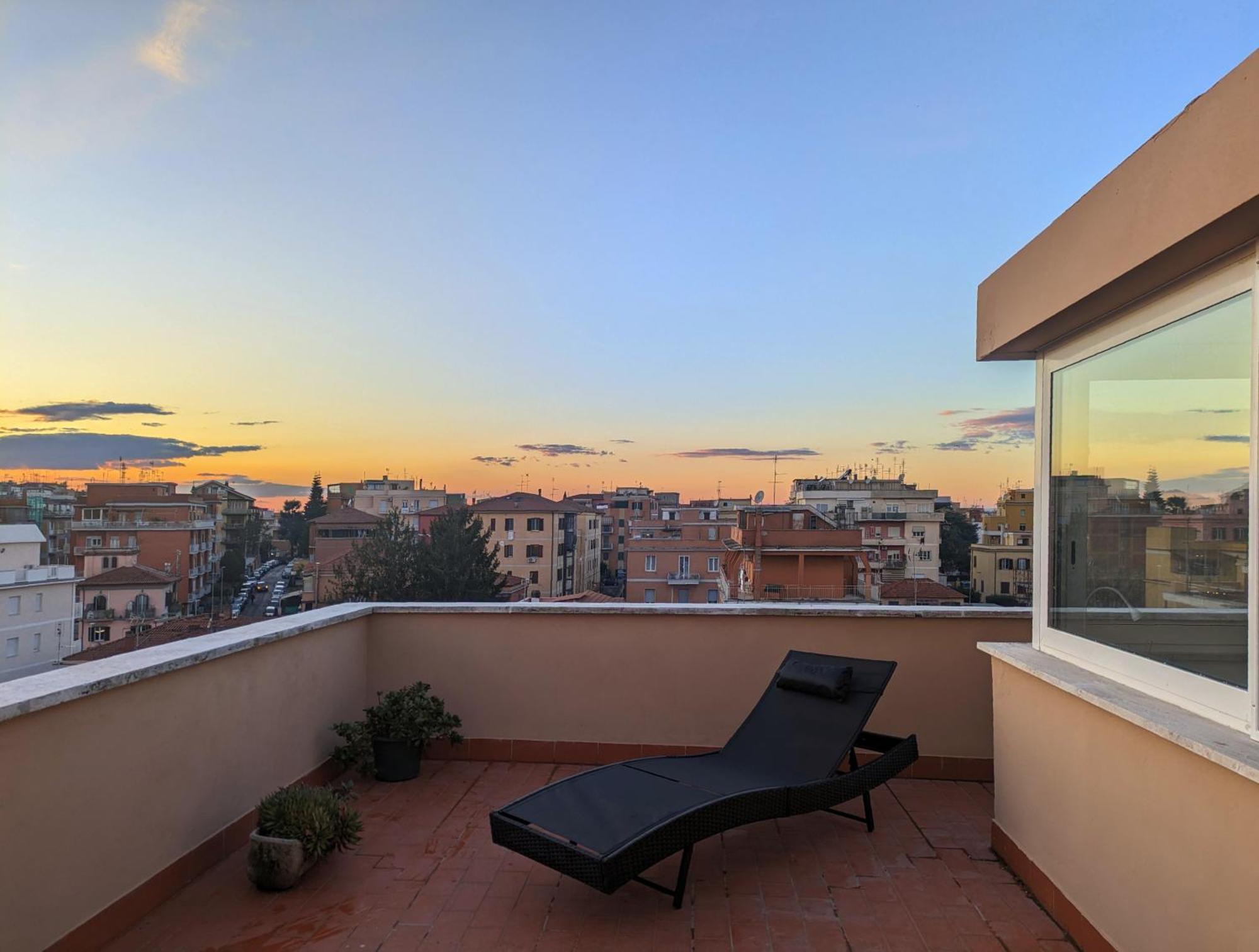 Apartment Casetta Sole, Superattico Con Terrazzo Vicino San Pietro, New Rome