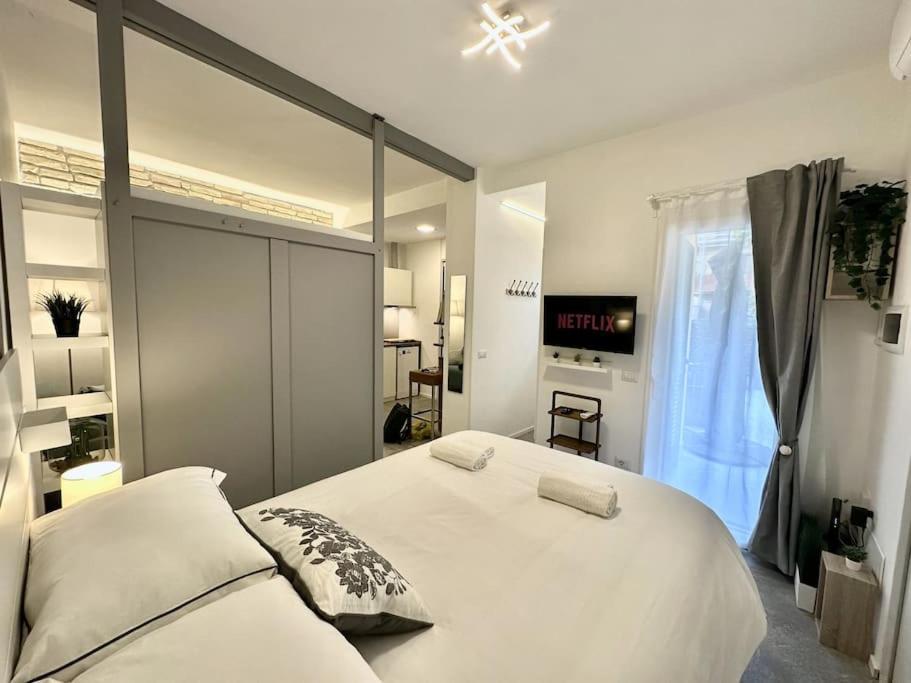 Monolatino Roma