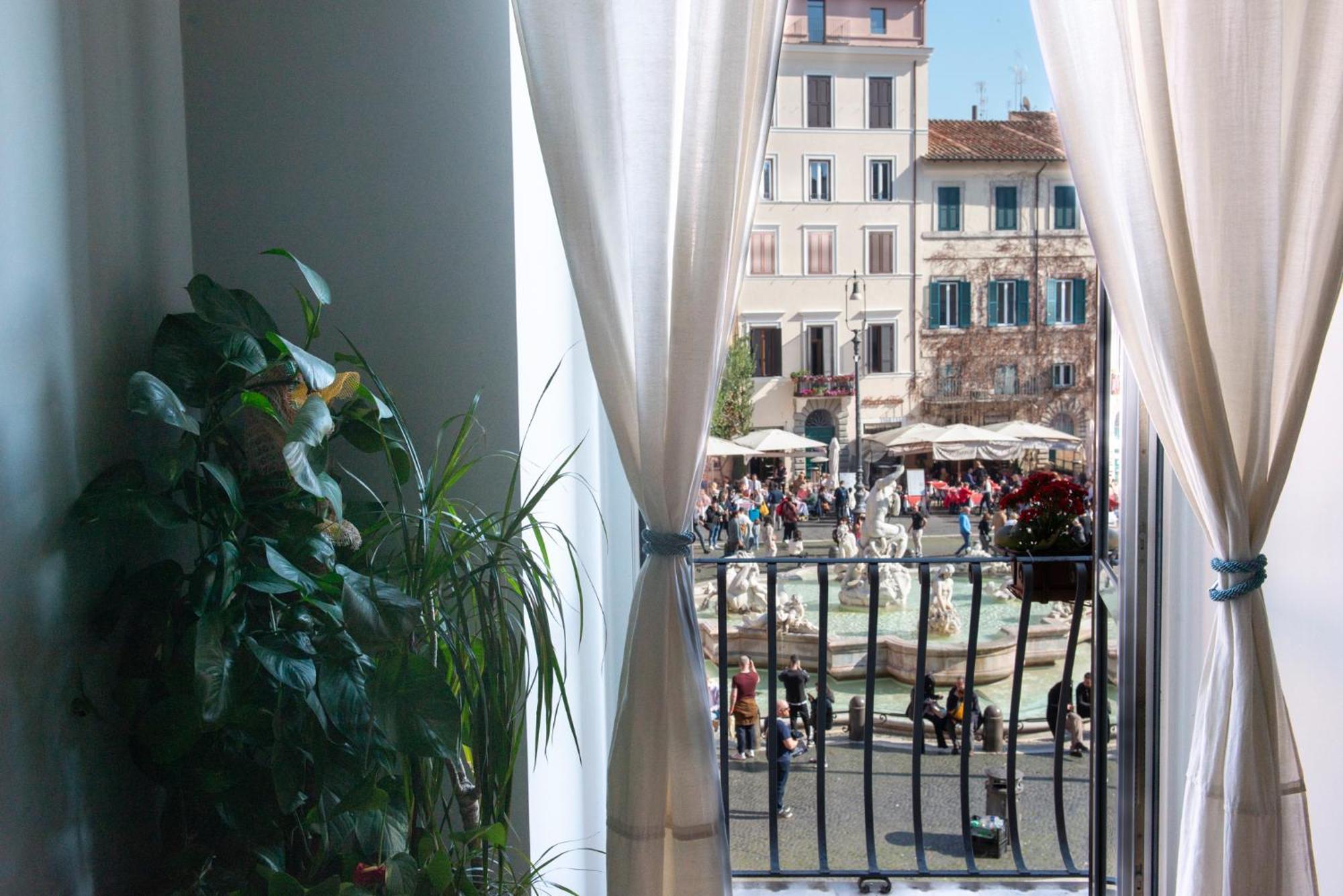 Navona Charming Balcony *
