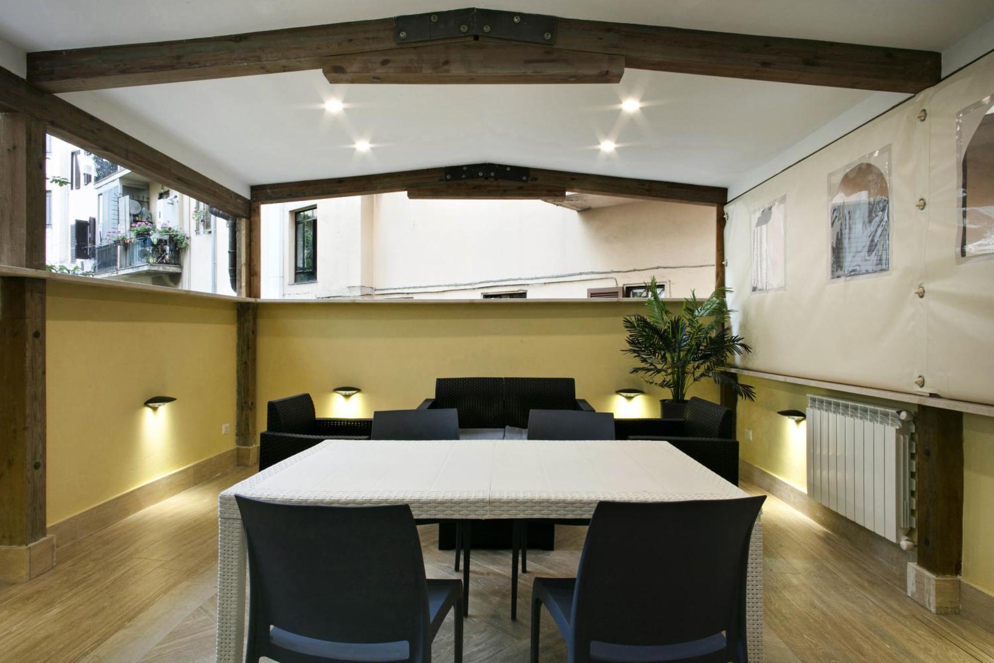 Back To 70's-modern And Terrace Appartamento *