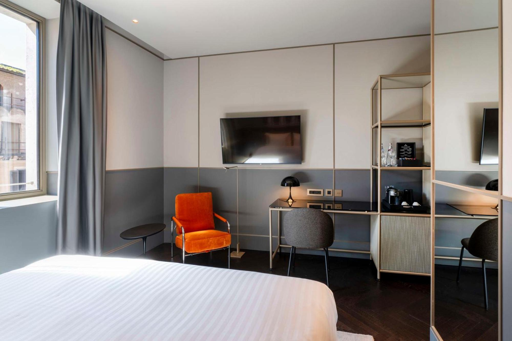 Hotel Radisson Collection Hotel, Antica