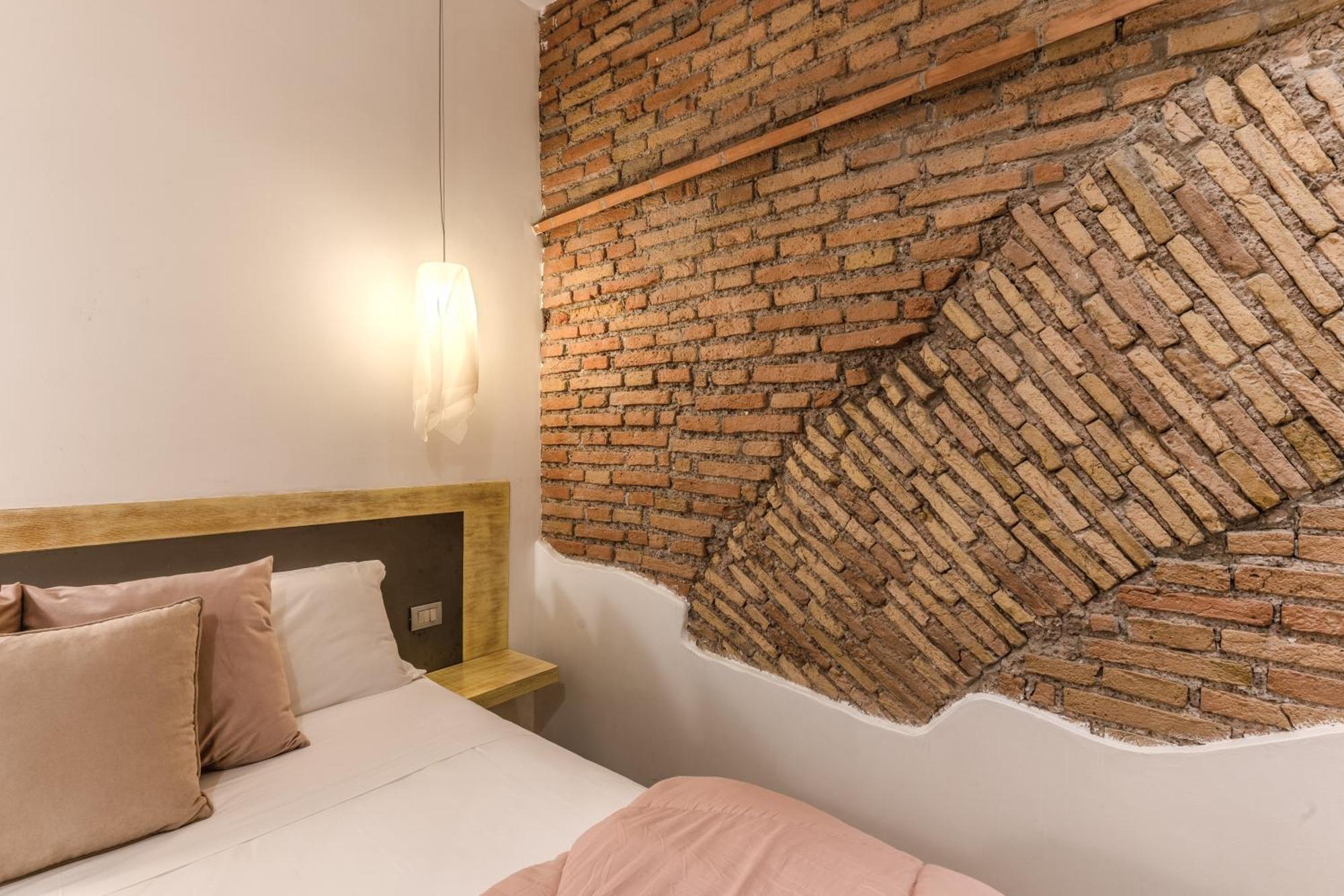 San Calisto Trastevere - Historical Center Cir 25486 * Roma