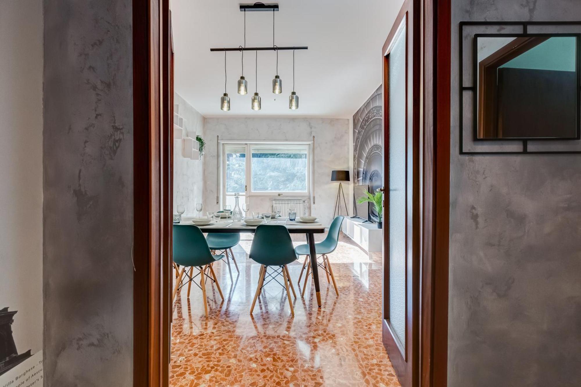 Apartamento Large With Swimming Pool And Tennis Court Near The Station Roma