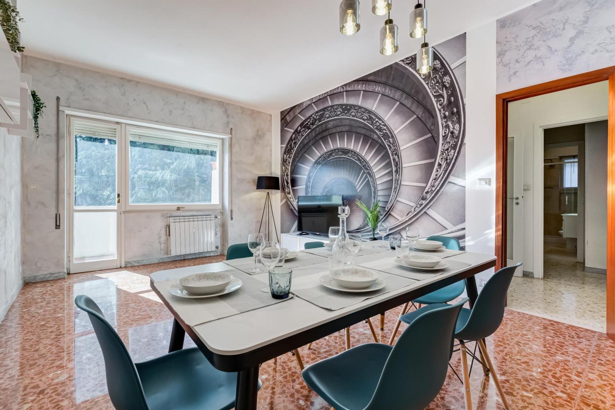 Large With Swimming Pool And Tennis Court Near The Station Roma
