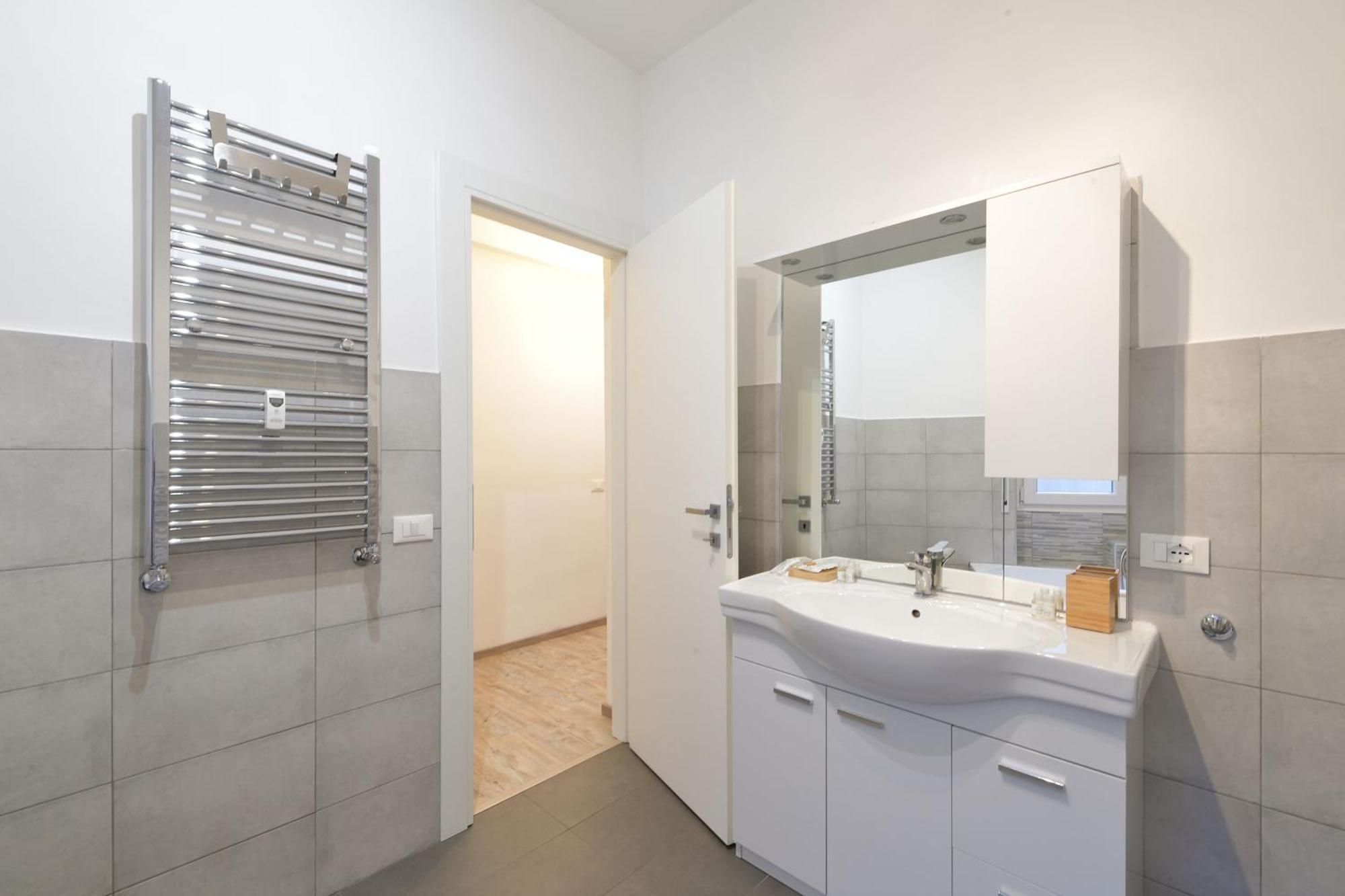 Modern And Cozy + 2bdr + Ostiense * Roma
