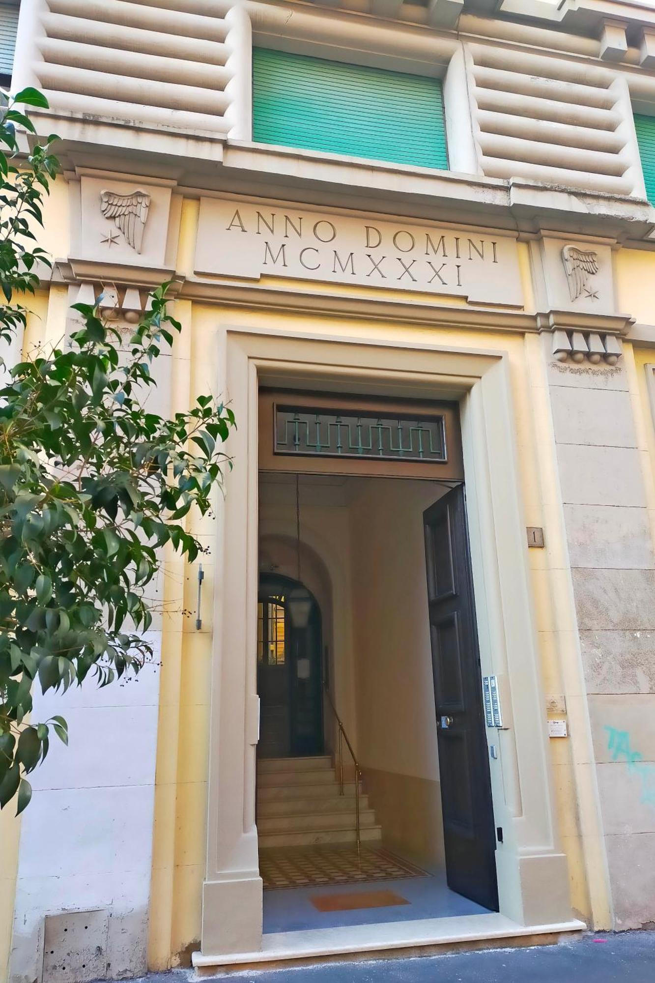 Casa Giuliana -3br 2bath Flat, 116 M2 On One Level, 2nd Floor With Lift, High Comfort, Quite, Chic, Doorman, 600 Meters From Vatican Museums And Ottaviano Metro, Plenty Of District Facilities, Welcome Drinks & Local Guide, 24 Hour 4 Language Su Appartamento Roma