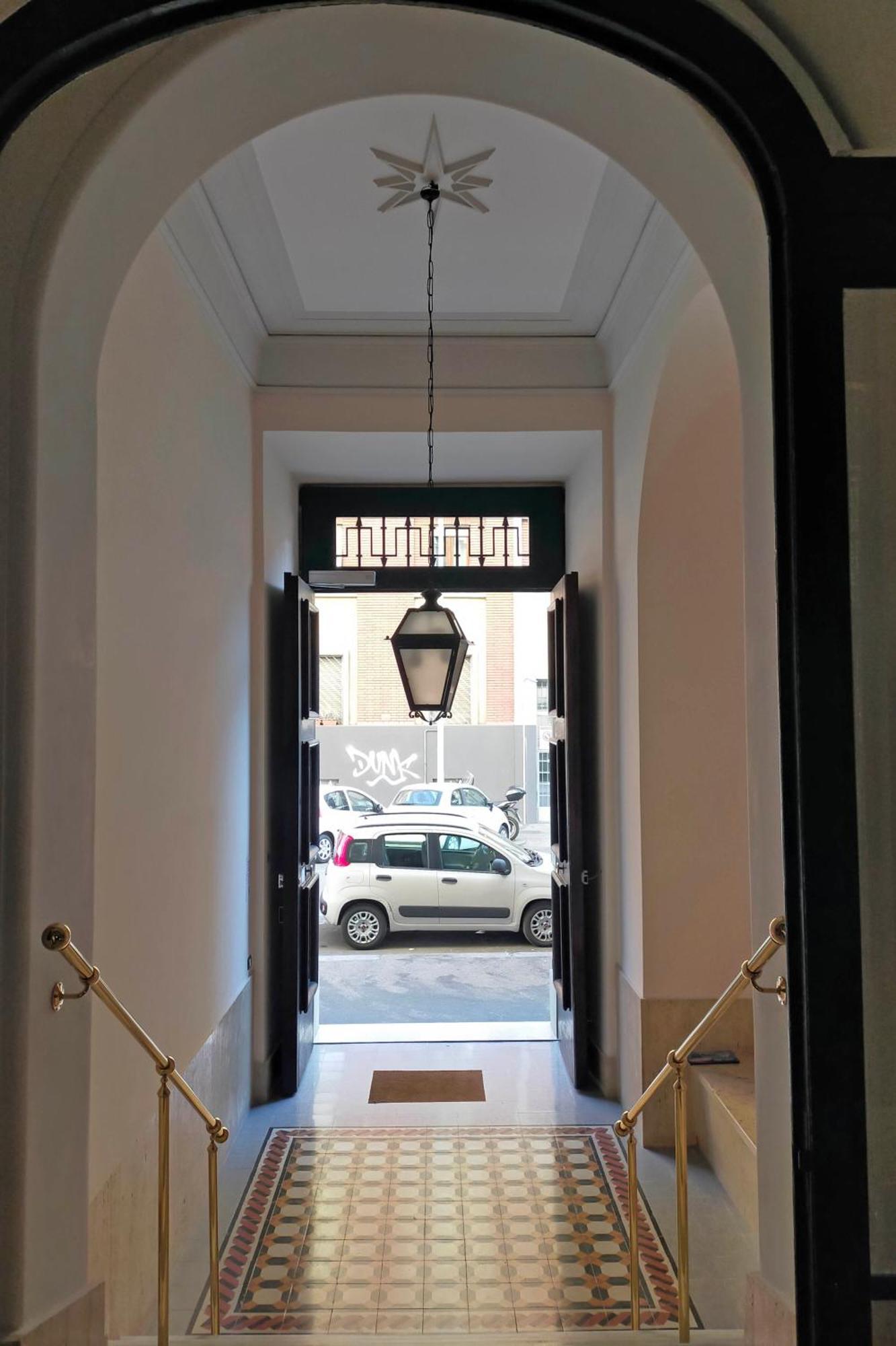 Appartamento Casa Giuliana -3br 2bath Flat, 116 M2 On One Level, 2nd Floor With Lift, High Comfort, Quite, Chic, Doorman, 600 Meters From Vatican Museums And Ottaviano Metro, Plenty Of District Facilities, Welcome Drinks & Local Guide, 24 Hour 4 Language Su *