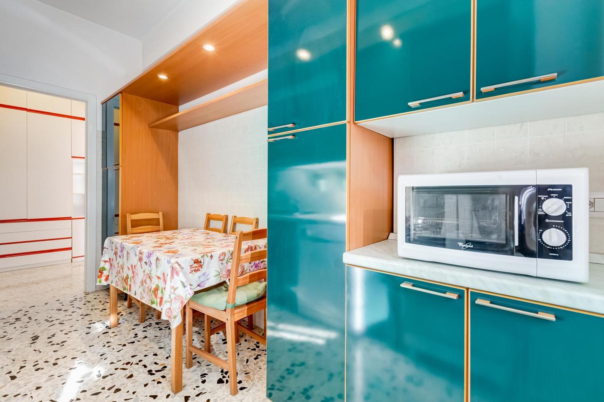 Large With Swimming Pool And Tennis Court Near The Station Apartamento *