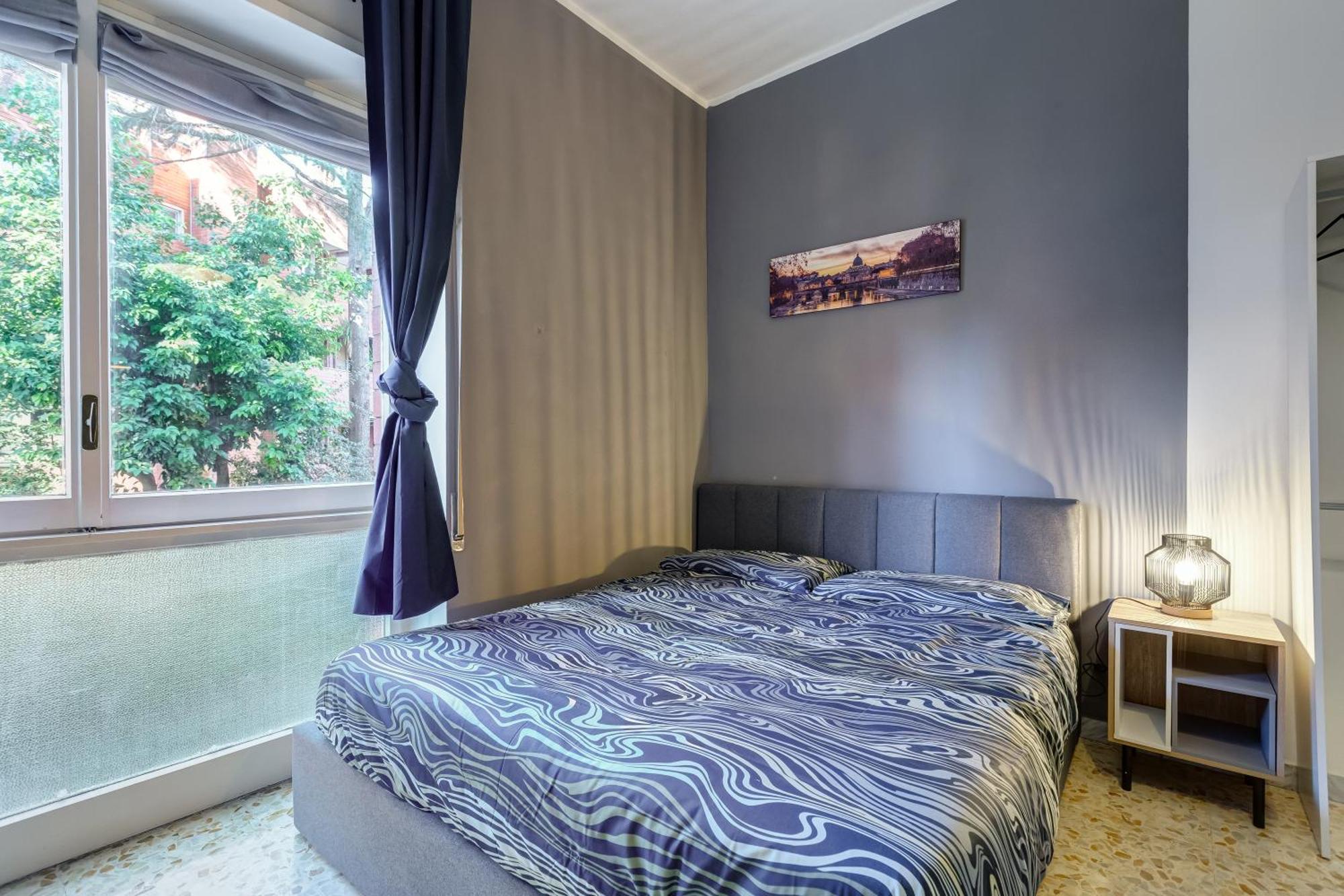 Large With Swimming Pool And Tennis Court Near The Station * Rom