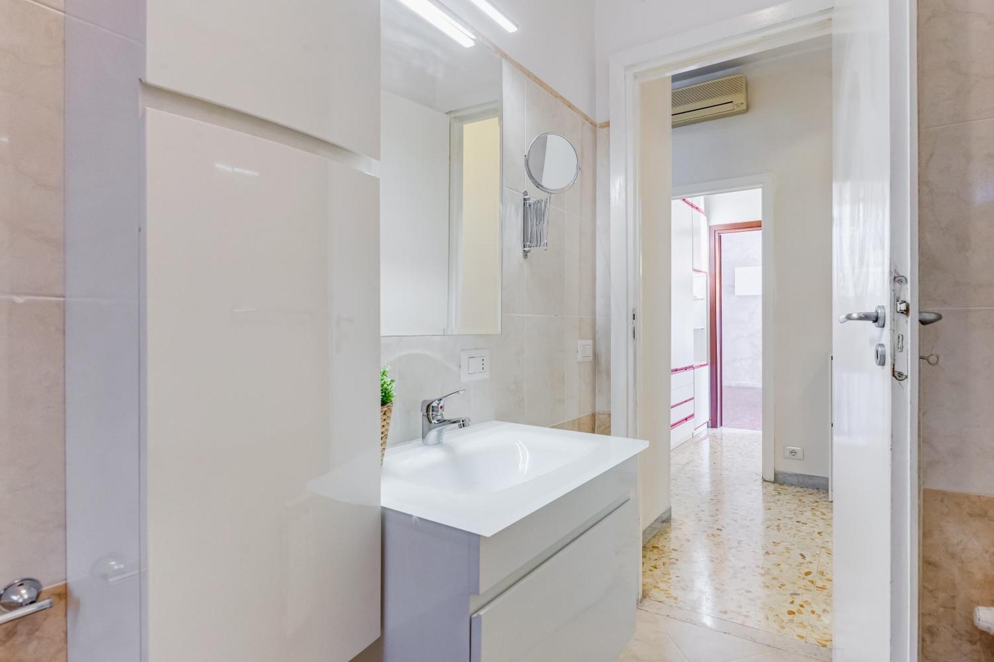 Large With Swimming Pool And Tennis Court Near The Station Apartamento *