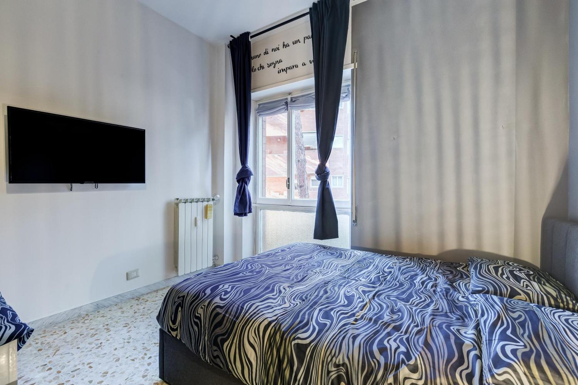 Large With Swimming Pool And Tennis Court Near The Station Apartamento *