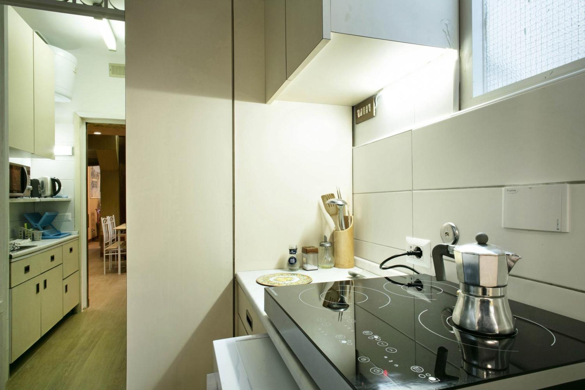 Back To 70's-modern And Terrace Appartamento