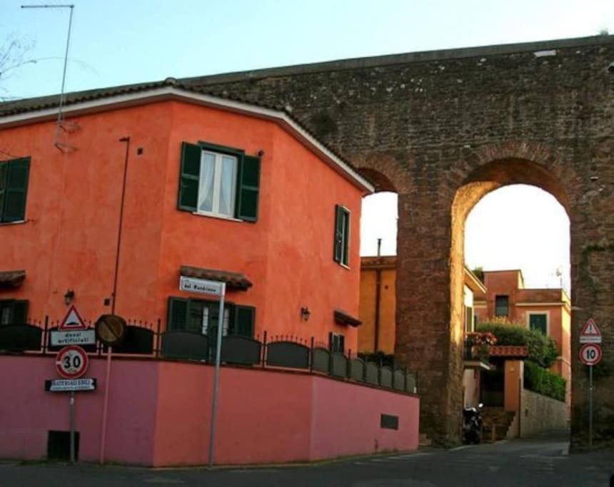 Two-room Apt. Under The Aqueduct's Arch In Pigneto Apartment Rom