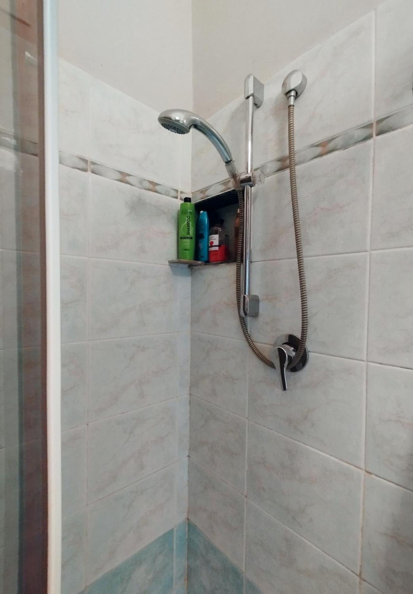 Dentro Apartment *