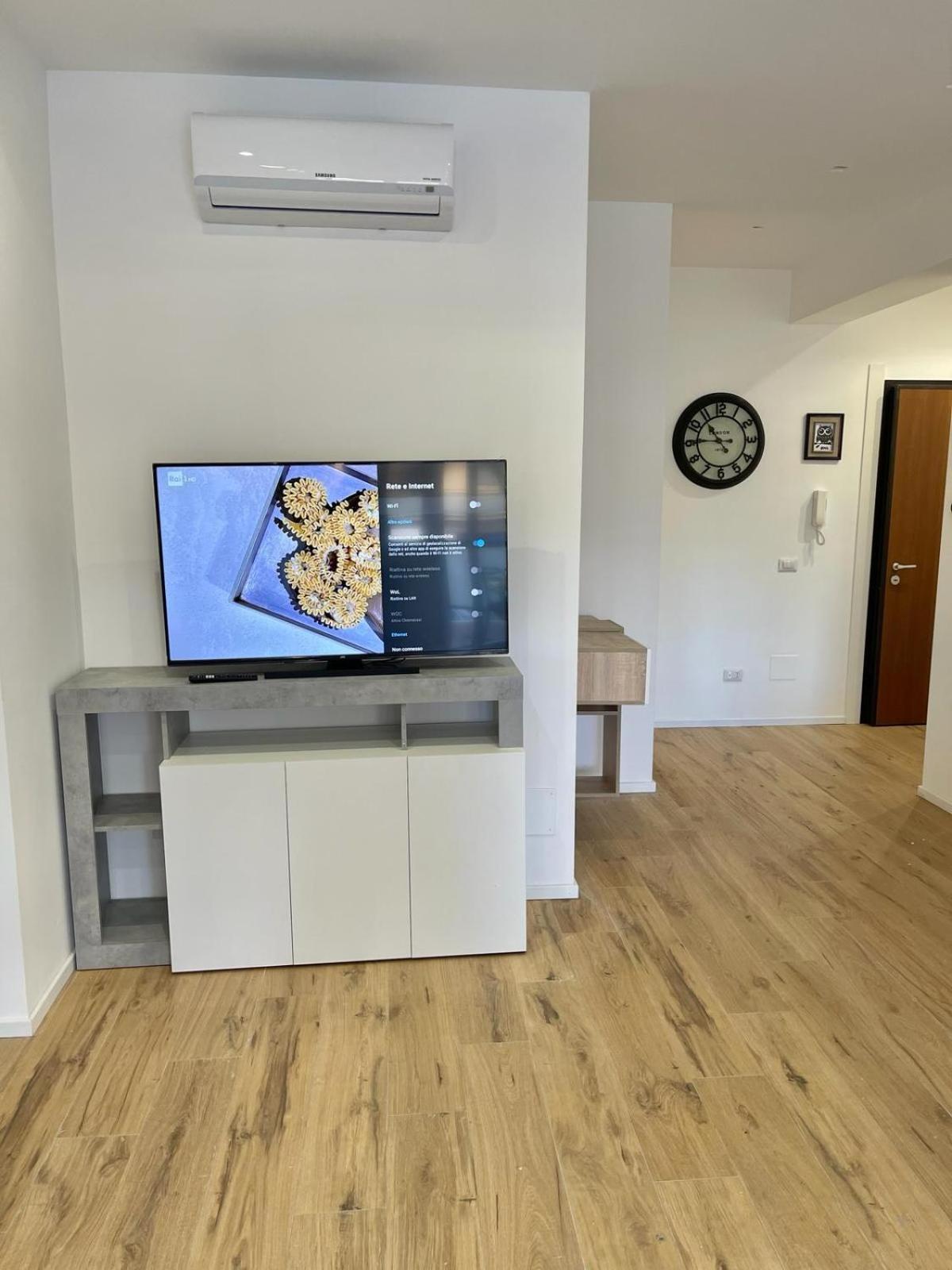 Pm 34 Viale Imperatore Guest House - 50 Mt From Metro San Paolo Apartment