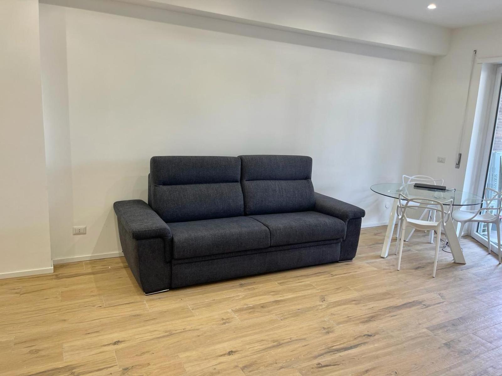 Apartment Pm 34 Viale Imperatore Guest House - 50 Mt From Metro San Paolo
