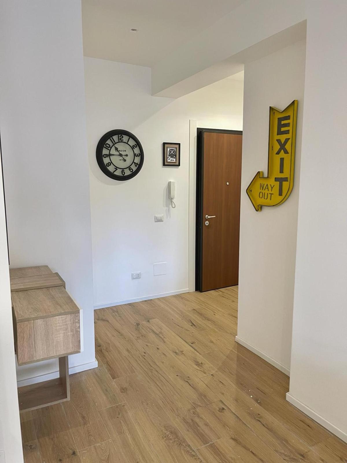 Apartment Pm 34 Viale Imperatore Guest House - 50 Mt From Metro San Paolo