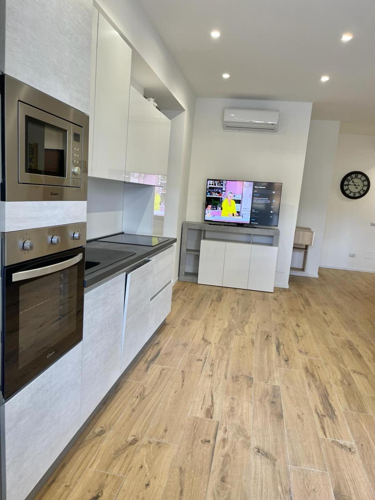 Pm 34 Viale Imperatore Guest House - 50 Mt From Metro San Paolo Apartment *