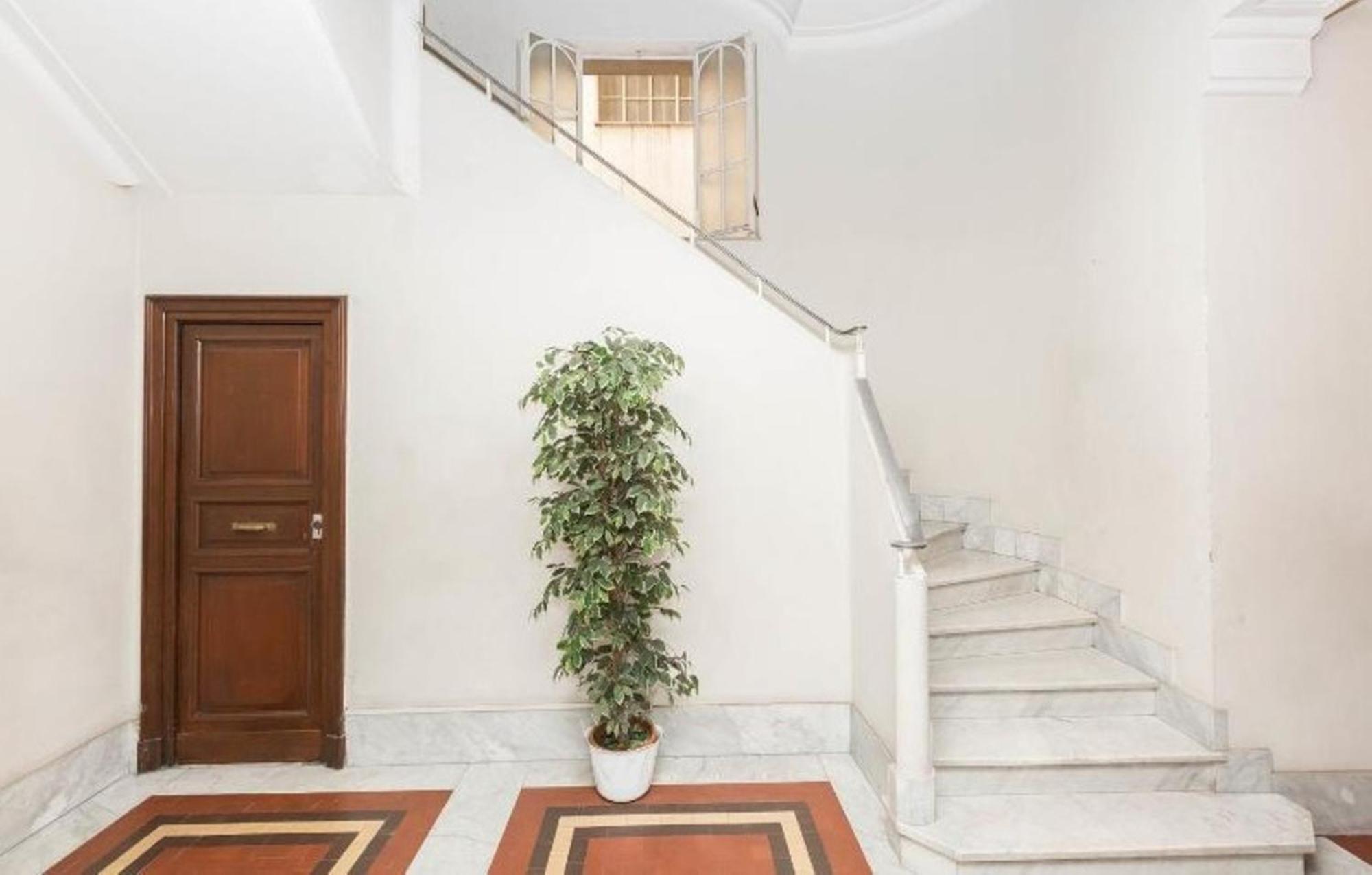 Re Di House * Roma