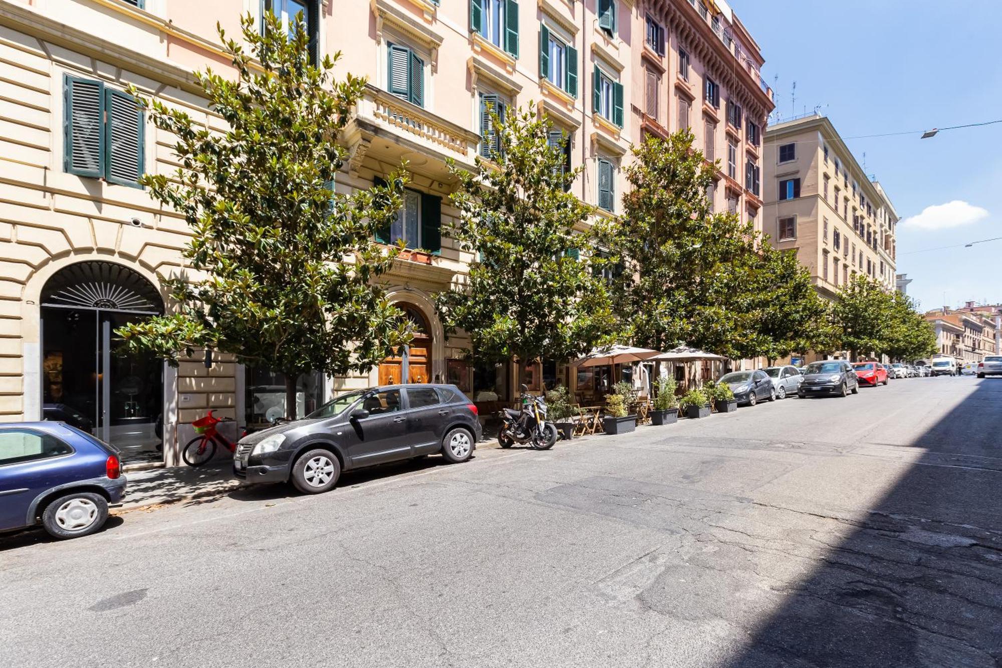 Bdc Alpha & Omega In Monti District With 2bath Roma