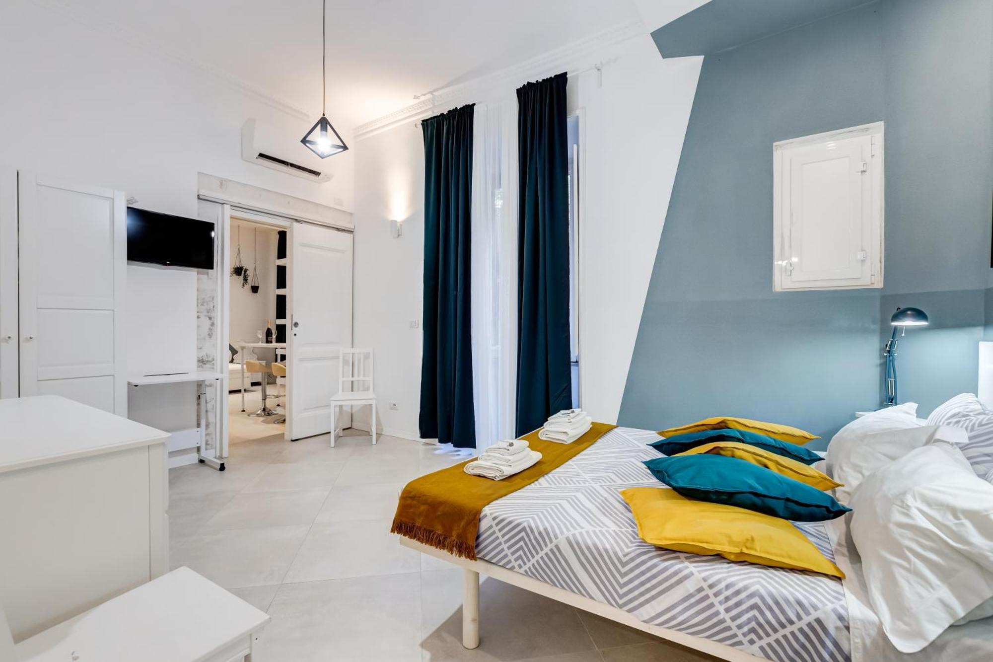 Bdc Alpha & Omega In Monti District With 2bath * Roma