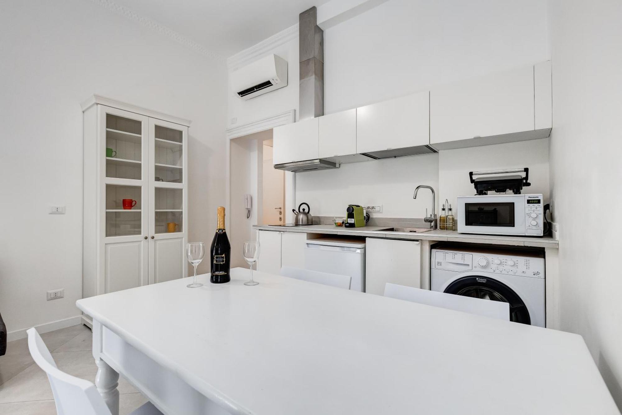 Appartamento Bdc Alpha & Omega In Monti District With 2bath Roma
