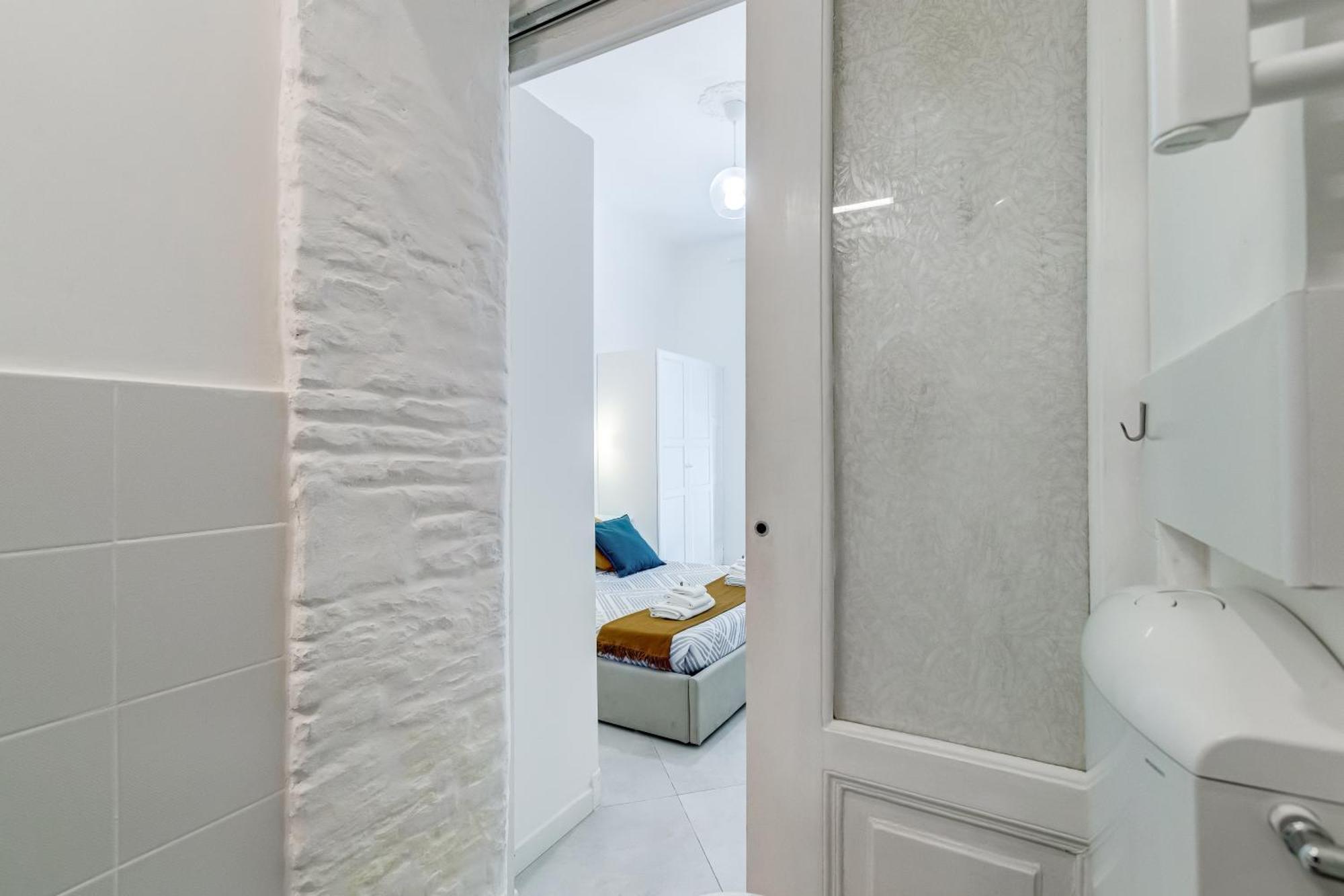 Bdc Alpha & Omega In Monti District With 2bath Apartamento *