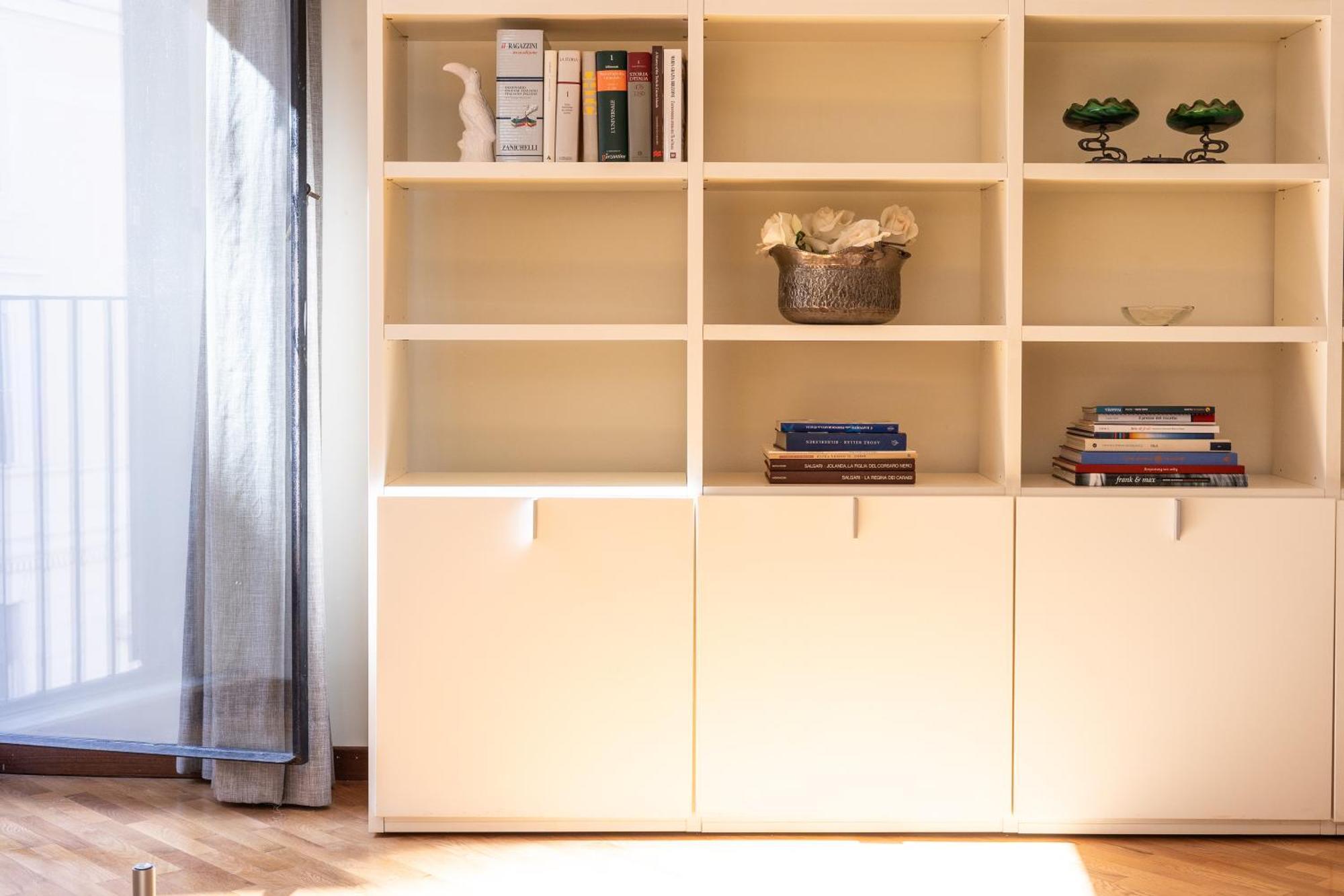 Amazing Elegant Jewish Ghetto Apartment *