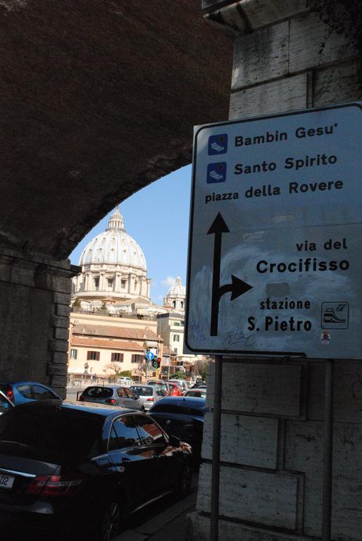 Alojamento de Acomodação e Pequeno-almoço Di Fronte Cupola Roma