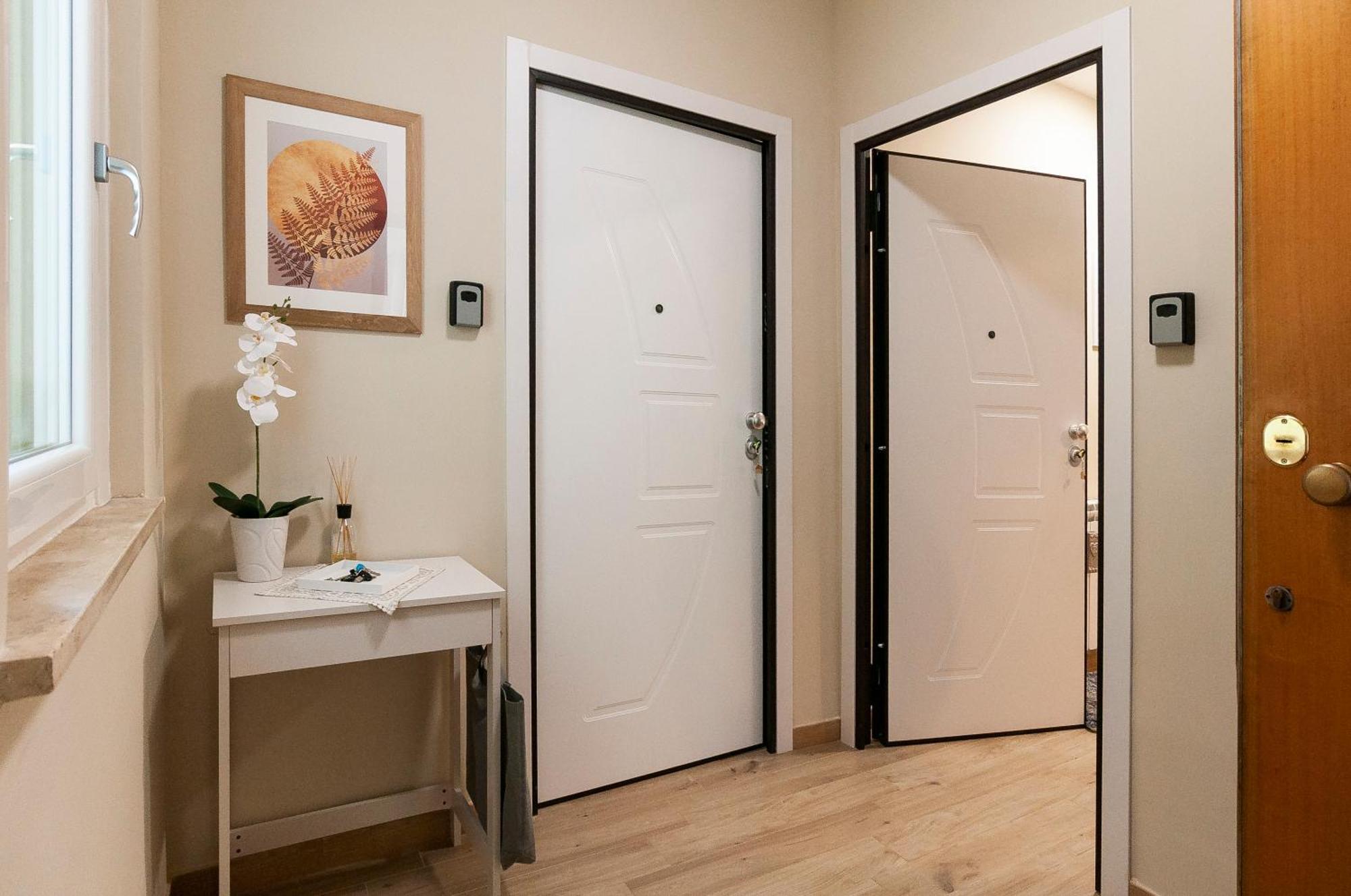 Elegant Comfy Three-rooms In Eur With Parking * Roma