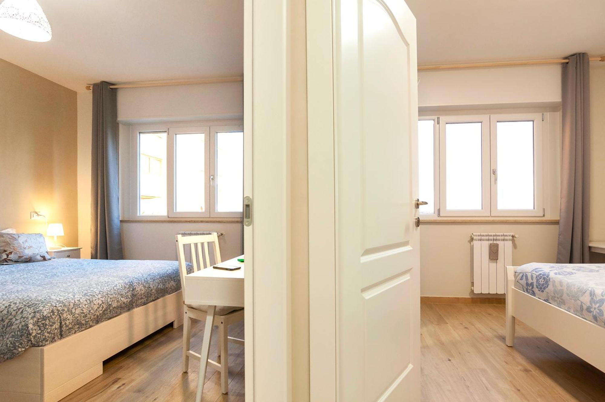Elegant Comfy Three-rooms In Eur With Parking Apartamento