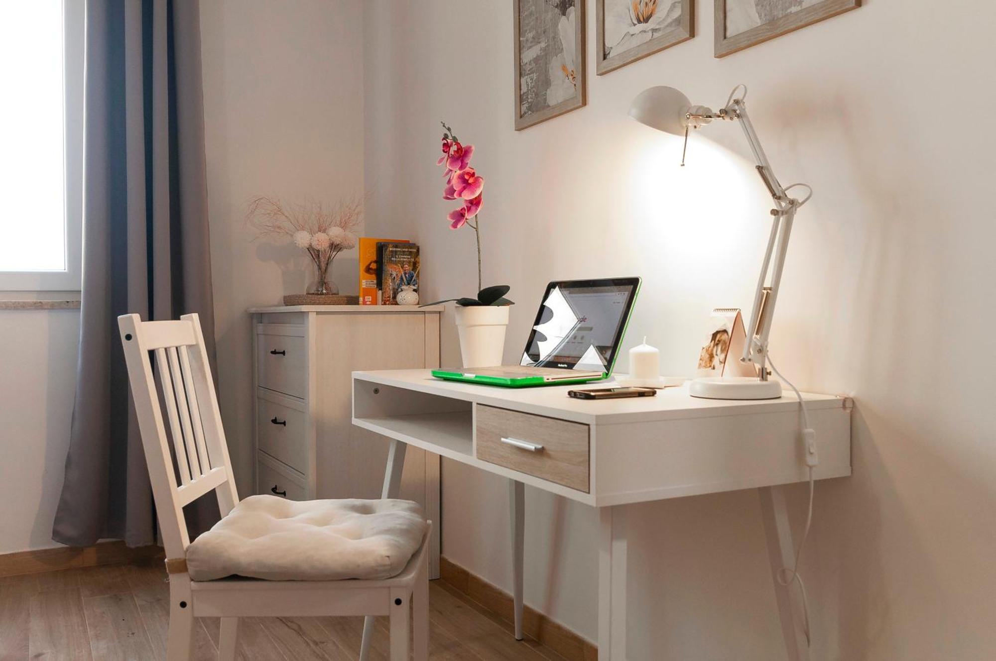 Apartamento Elegant Comfy Three-rooms In Eur With Parking