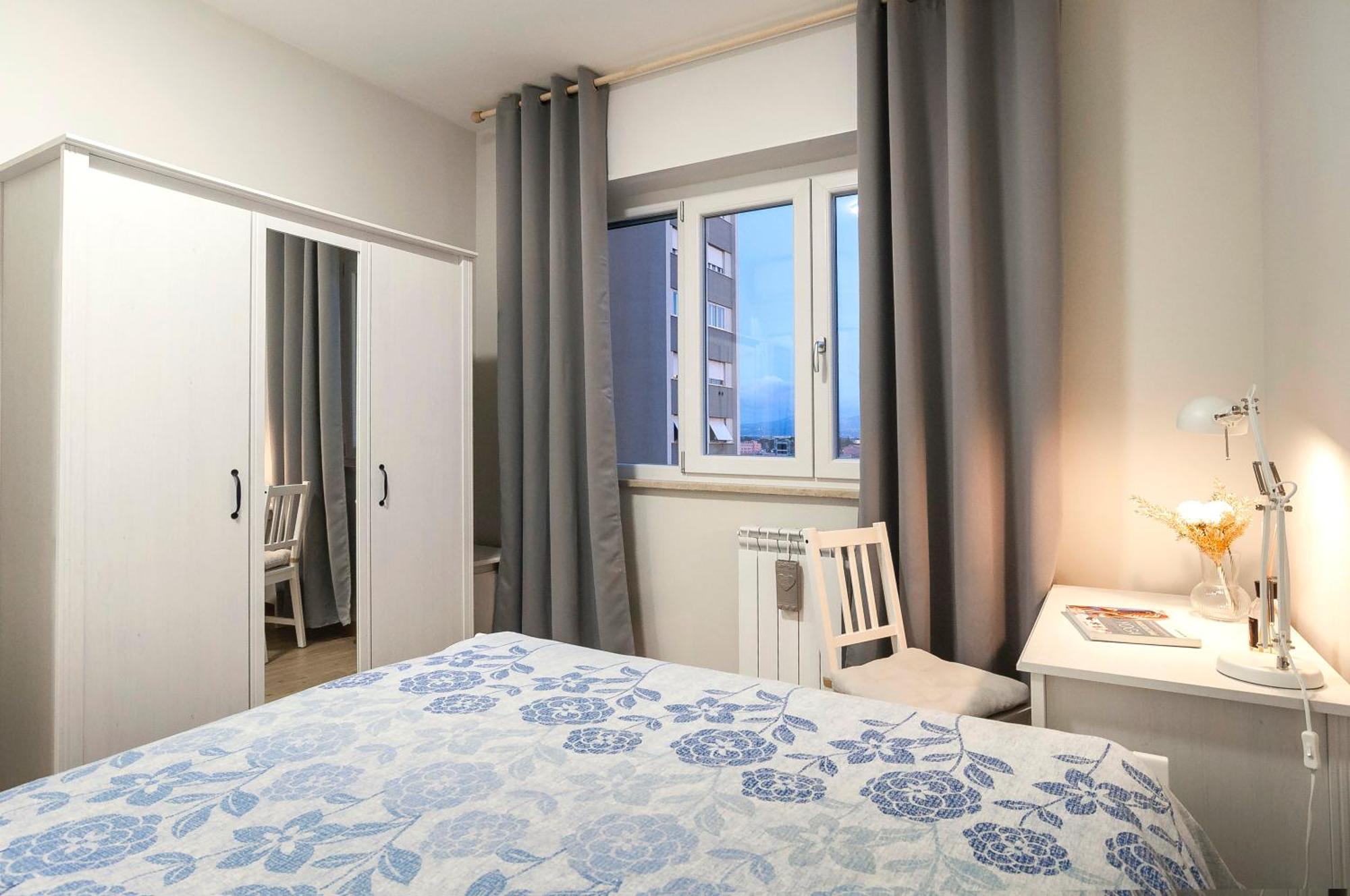 Elegant Comfy Three-rooms In Eur With Parking * Roma