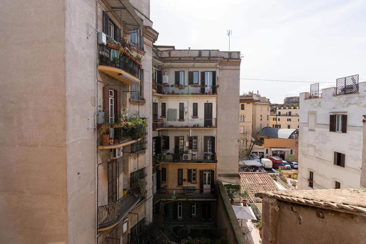 15 Min From Piazza Venezia Skyline Sanctuary In Trastevere Appartamento *
